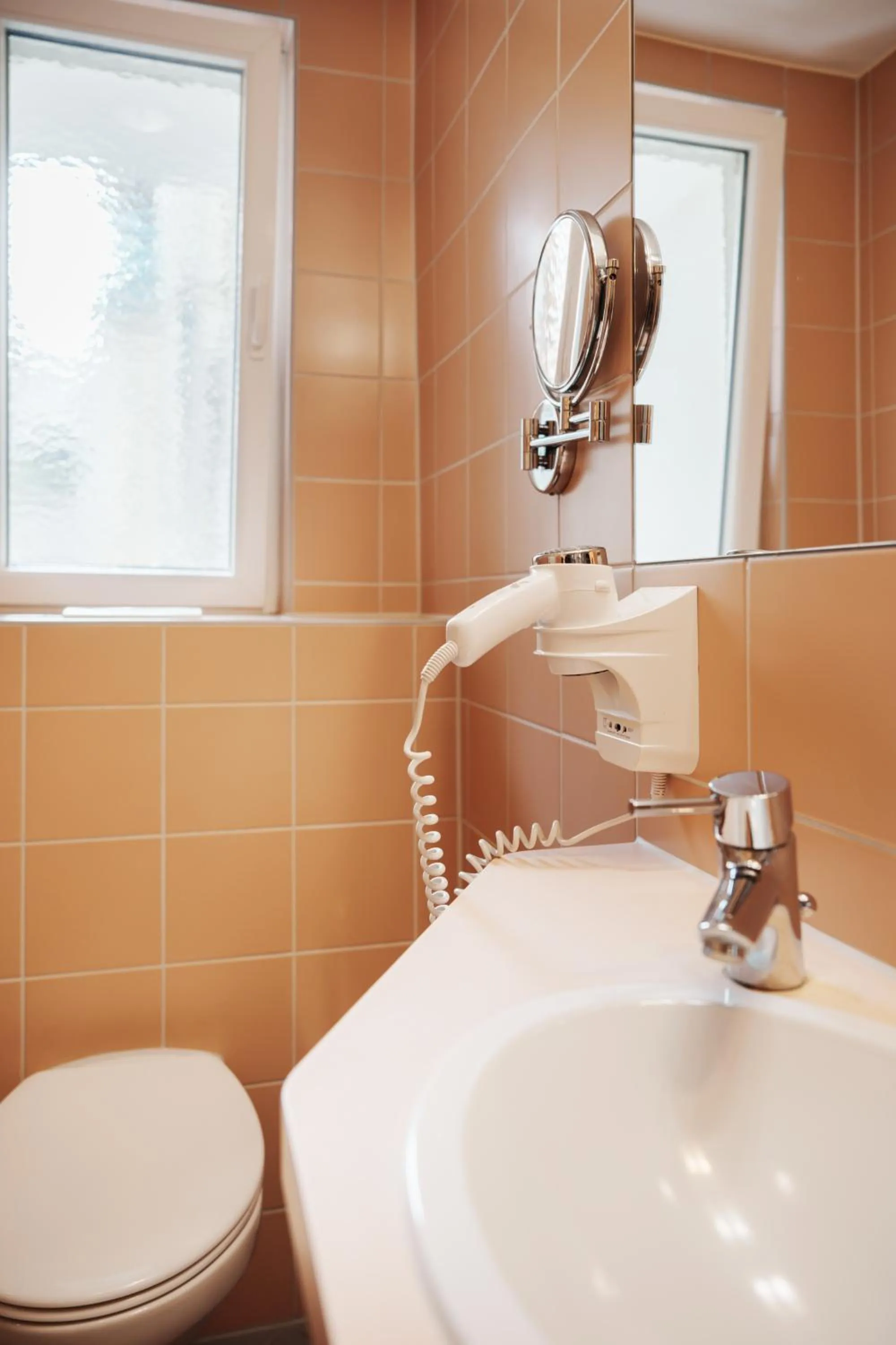 Shower in Helvetia Hotel Munich City Center