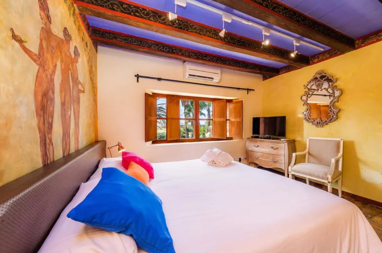 Bed in Es Revellar Art Resort - Adults Only