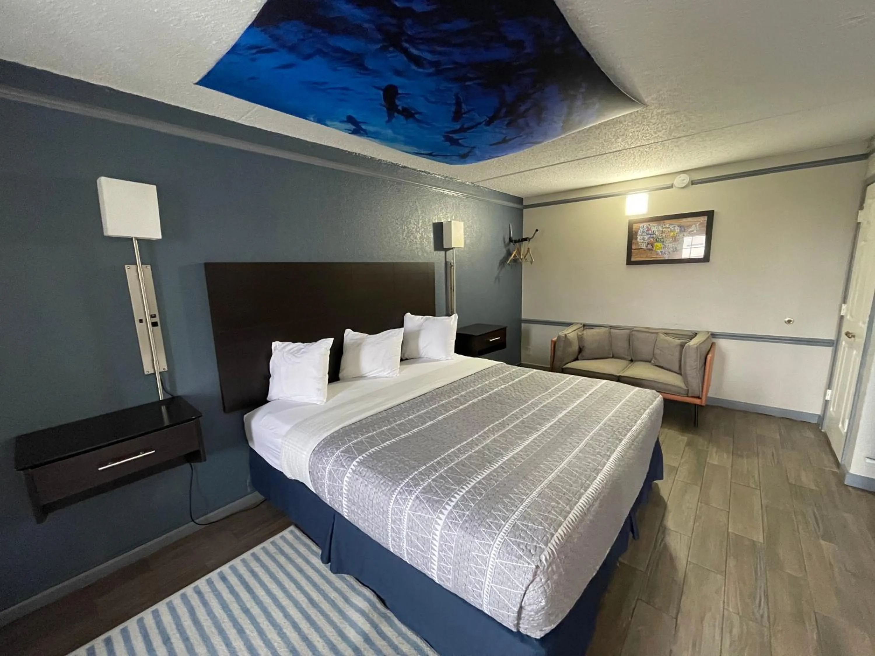 Bed in KINGS INN- Medical Downtown Midtown Memphis