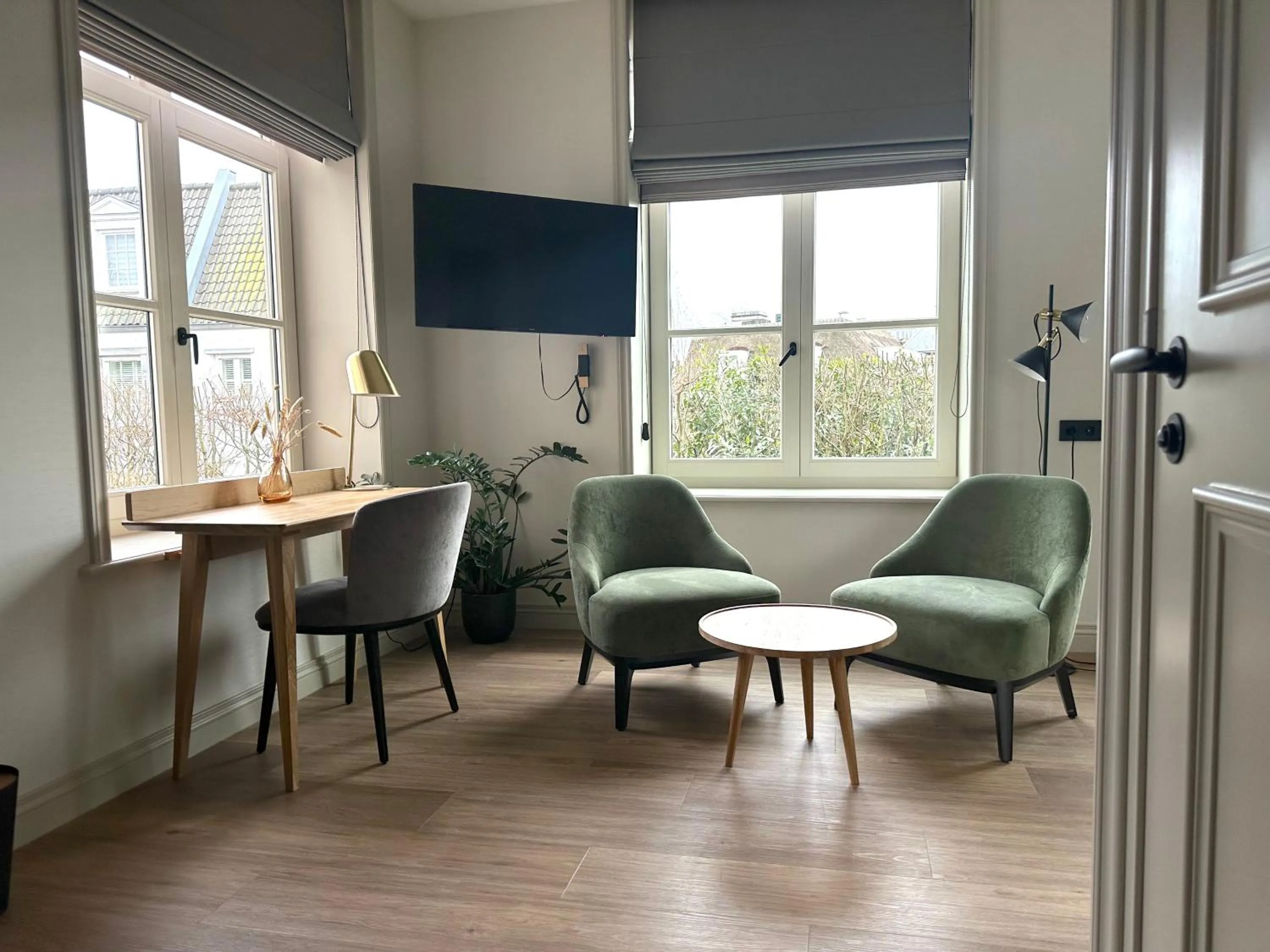 Seating area in Hotel Flora Batava