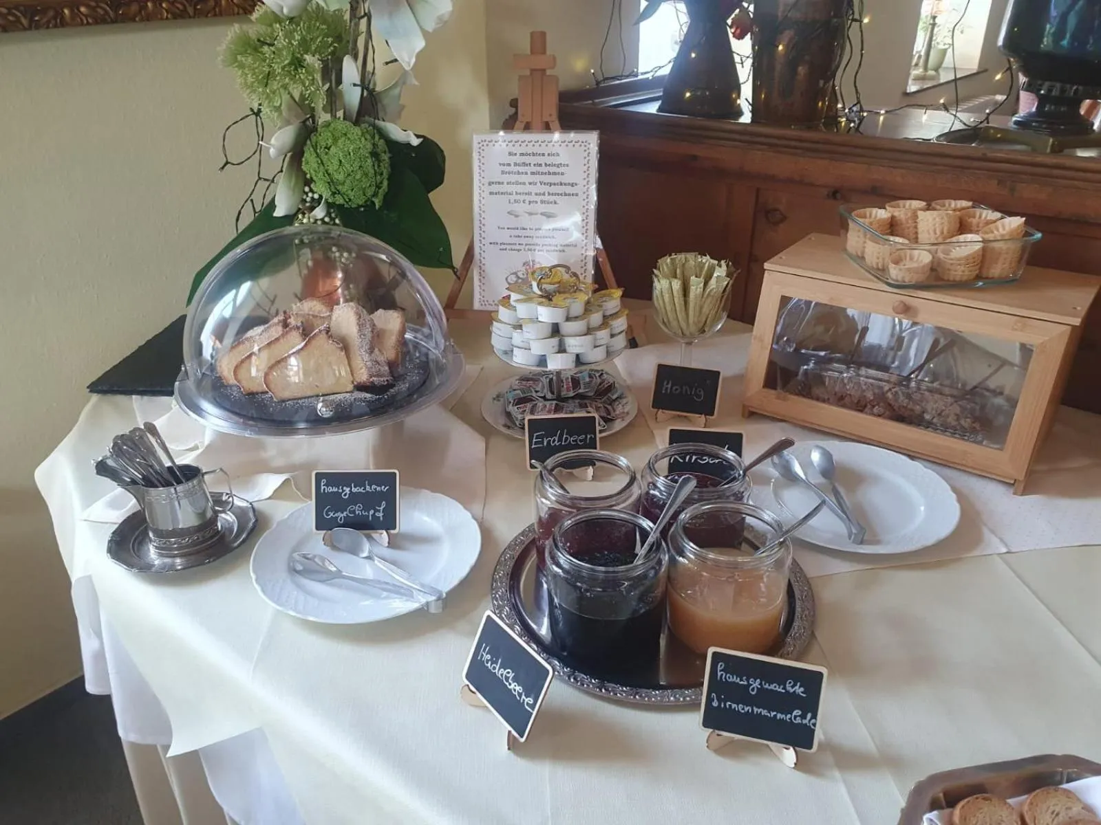 Buffet breakfast in Hotel Fürstenhof