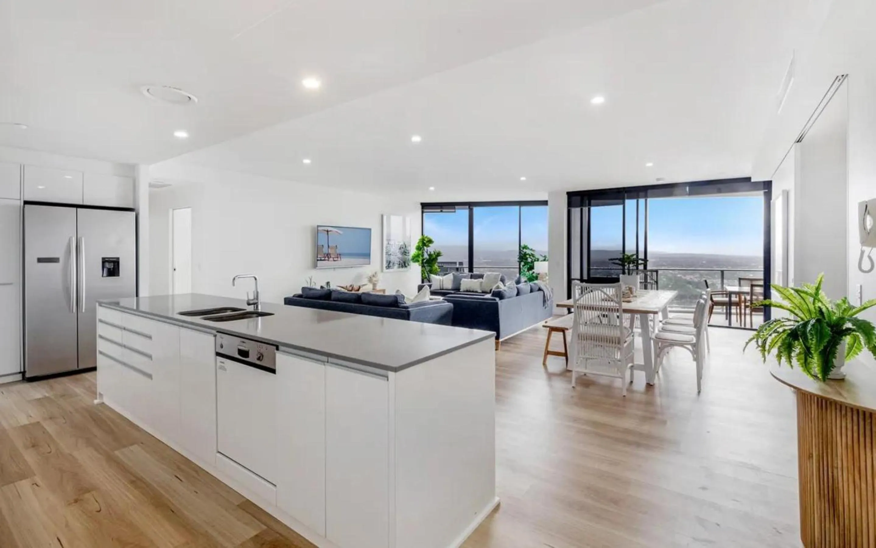 Kitchen or kitchenette in Circle on Cavill - QStay