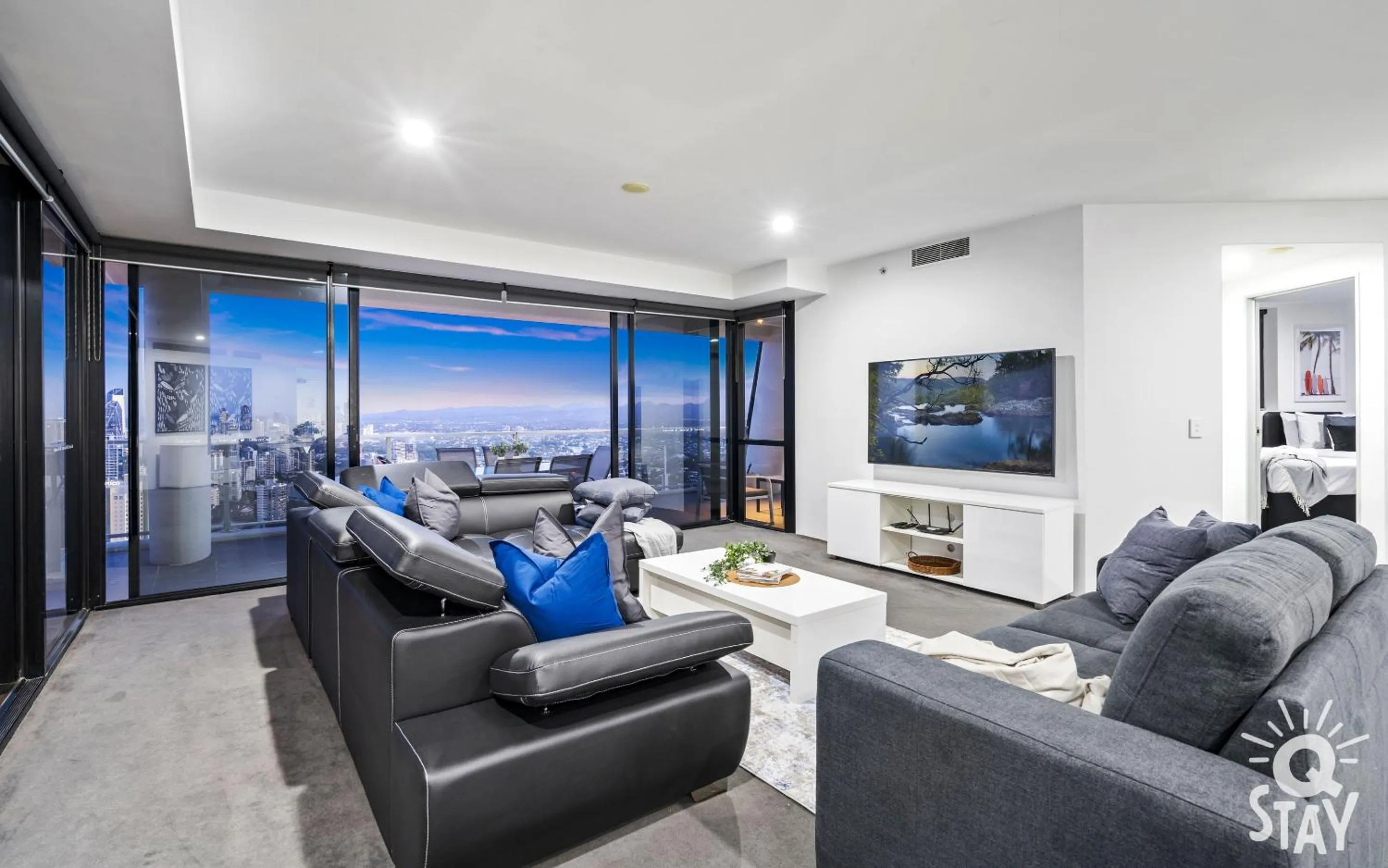 Living room in Circle on Cavill - QStay