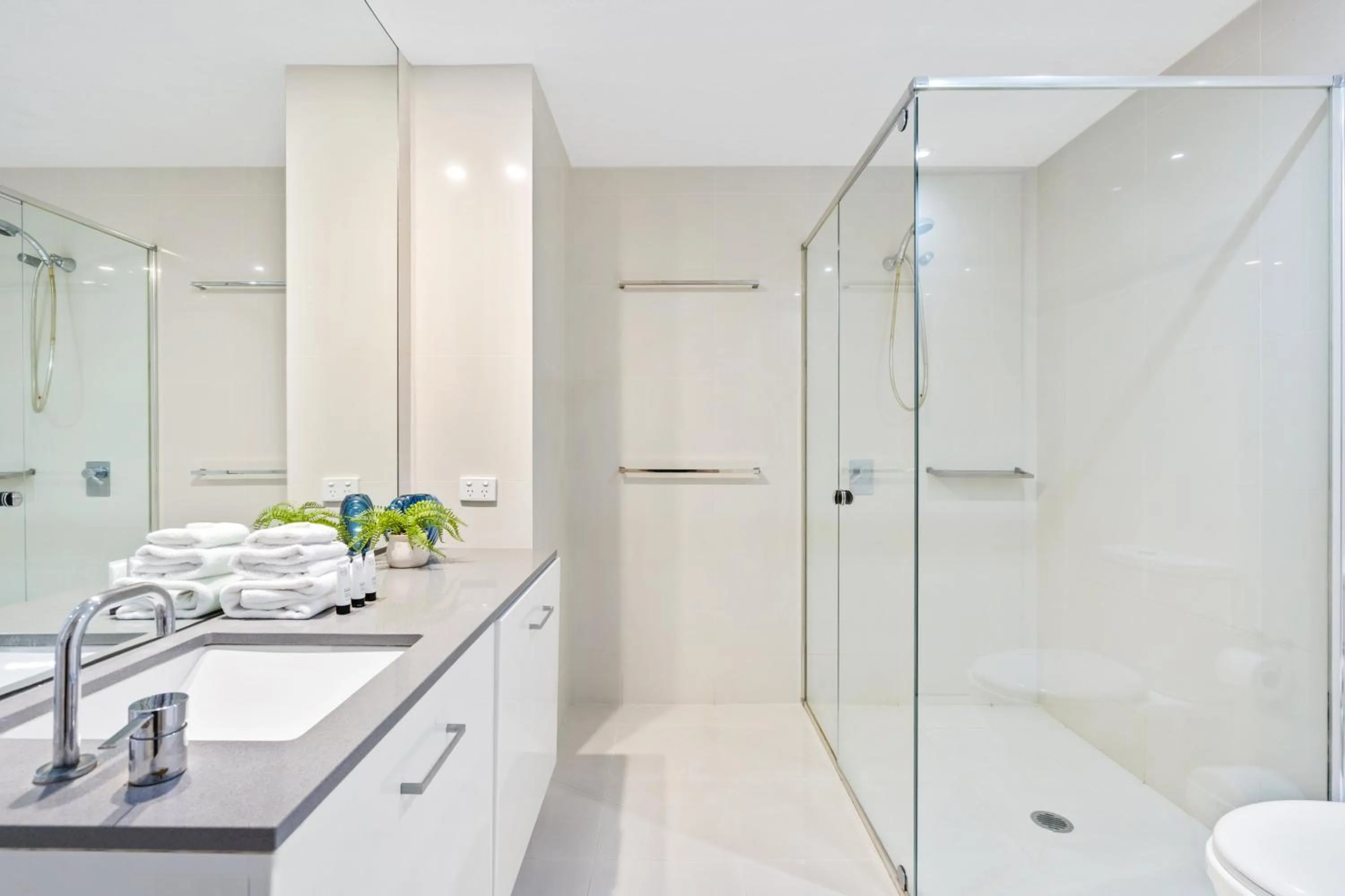 Bathroom in Circle on Cavill - QStay