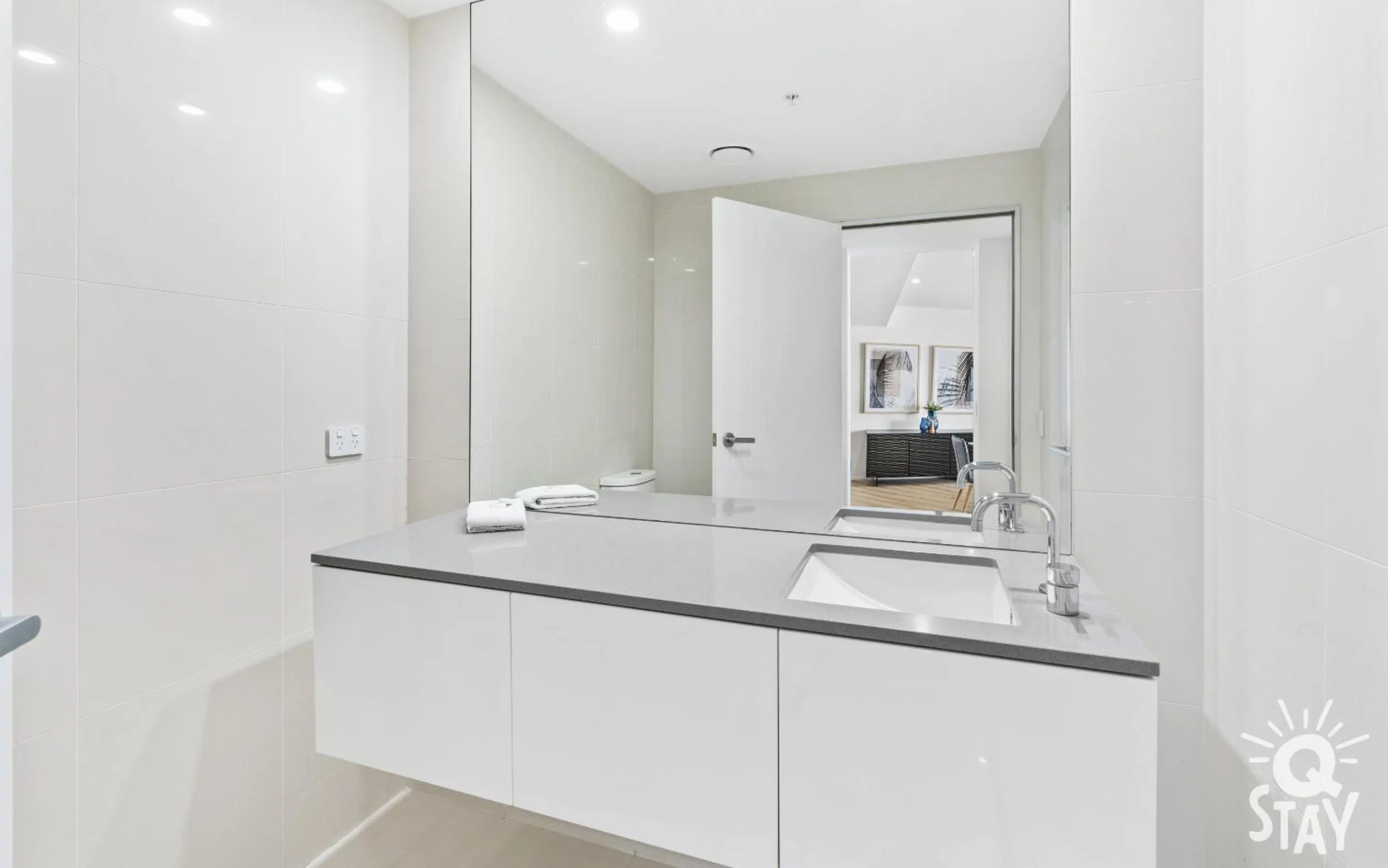 Bathroom in Circle on Cavill - QStay