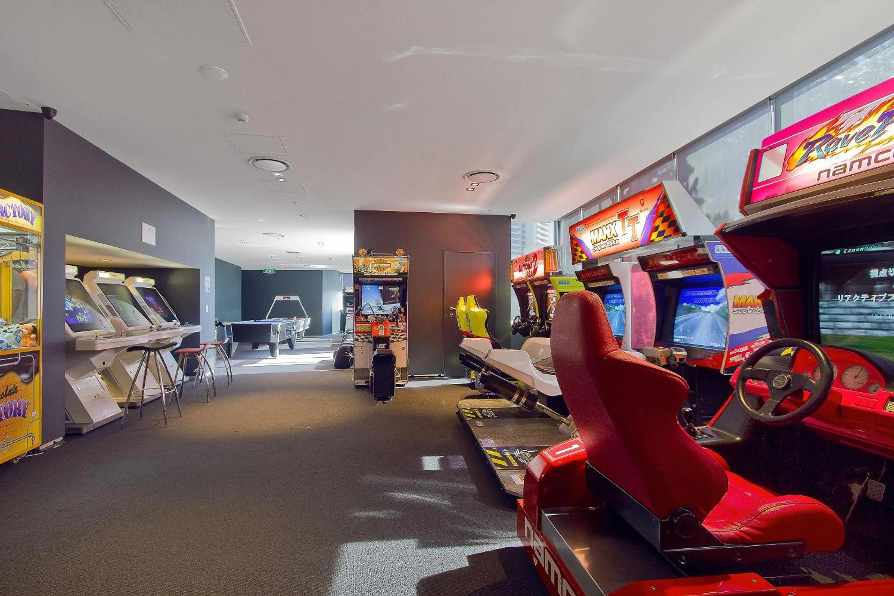 Game Room in Circle on Cavill - QStay