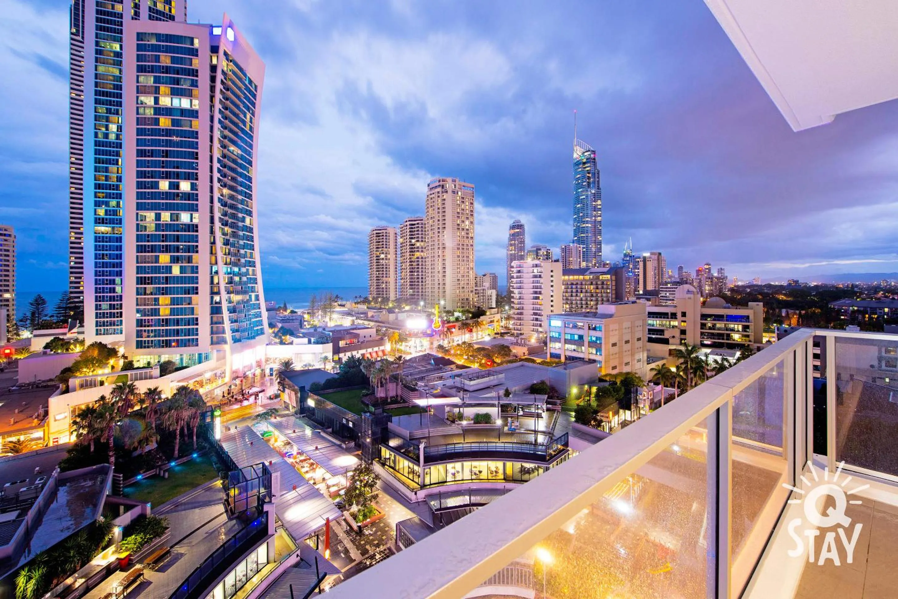 City view in Circle on Cavill - QStay