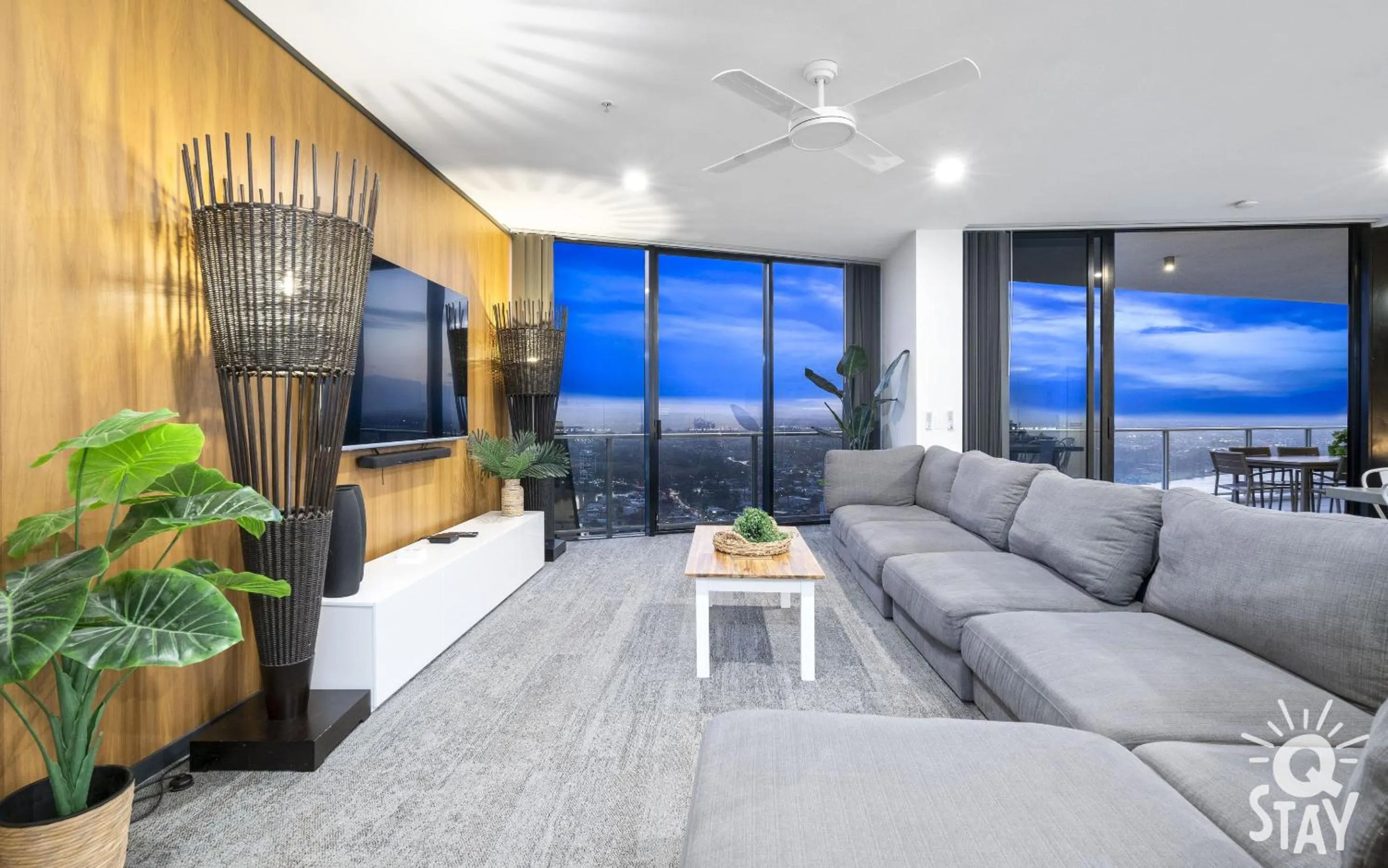 Living room in Circle on Cavill - QStay