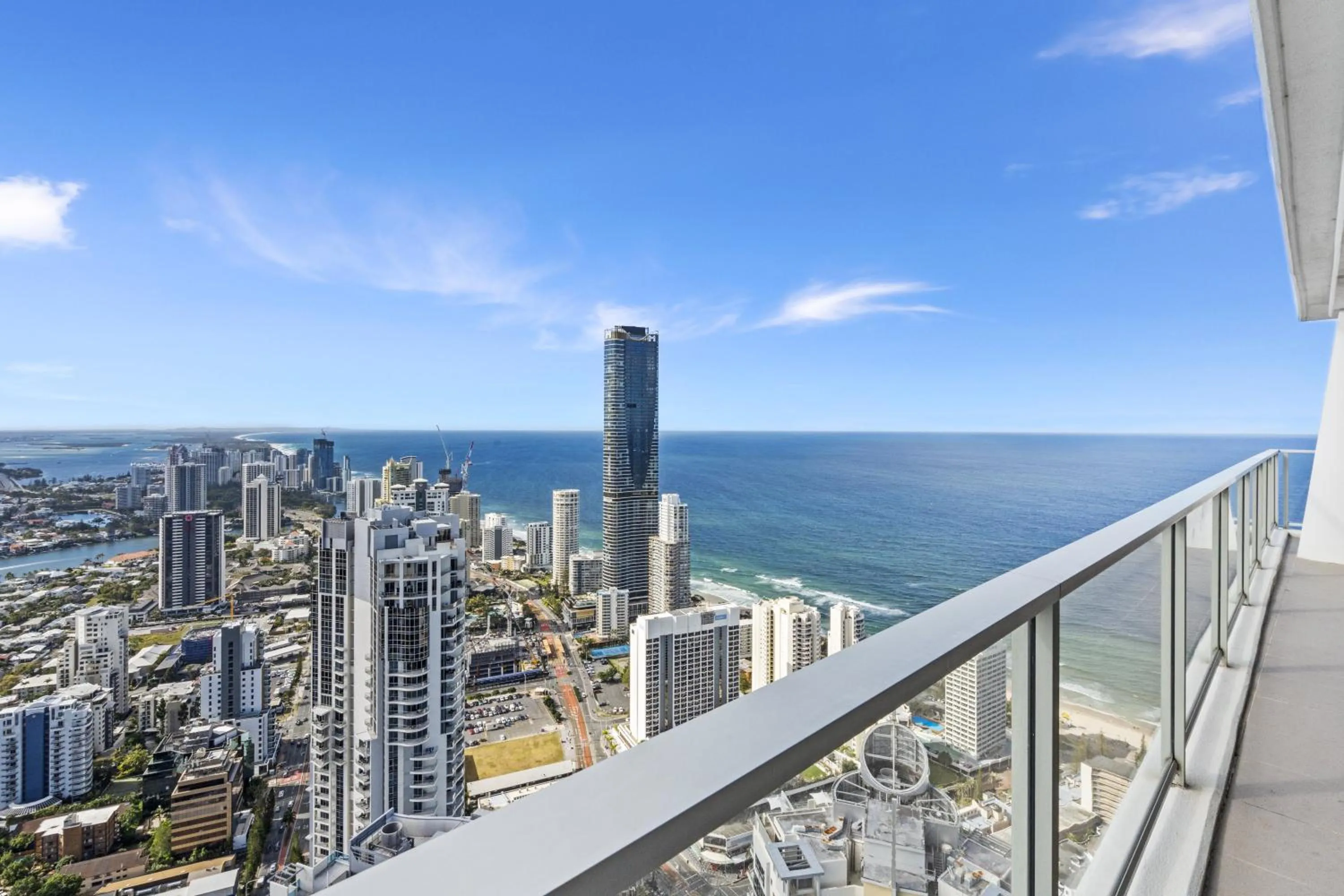 Sea view in Circle on Cavill - QStay