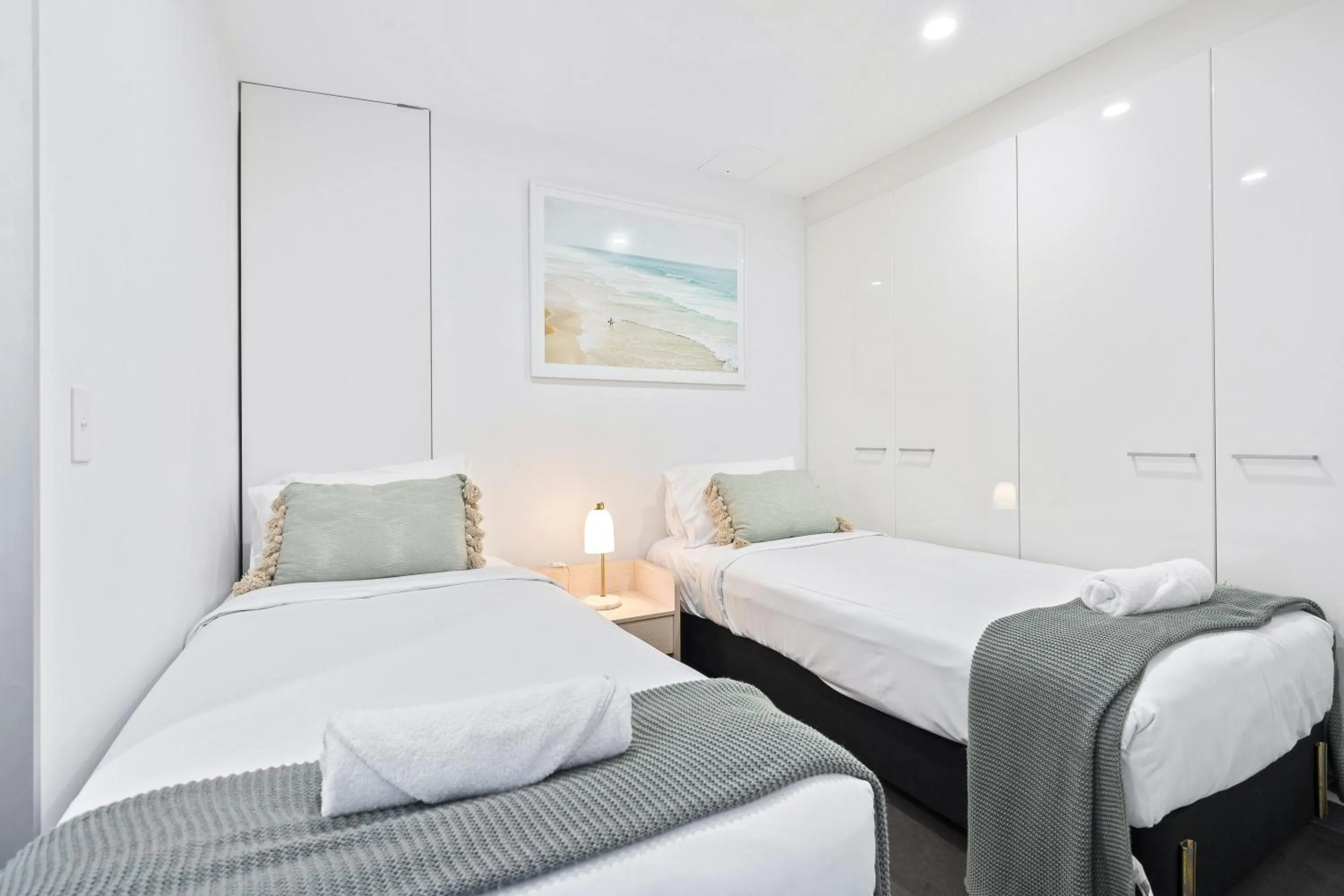 Bedroom, Bed in Circle on Cavill - QStay