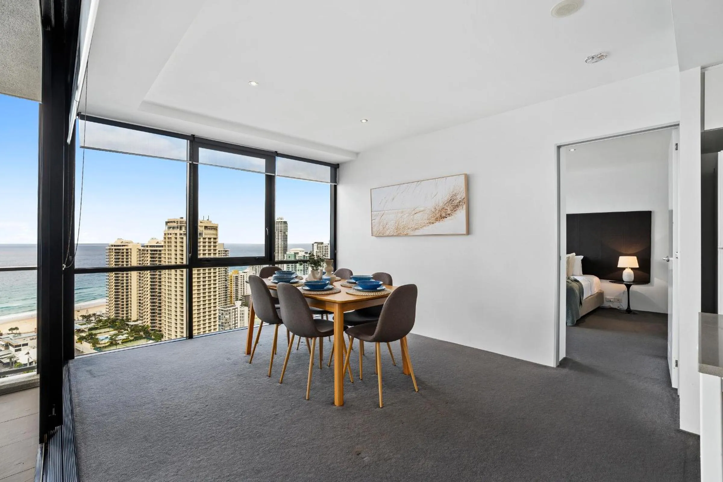 Dining area in Circle on Cavill - QStay