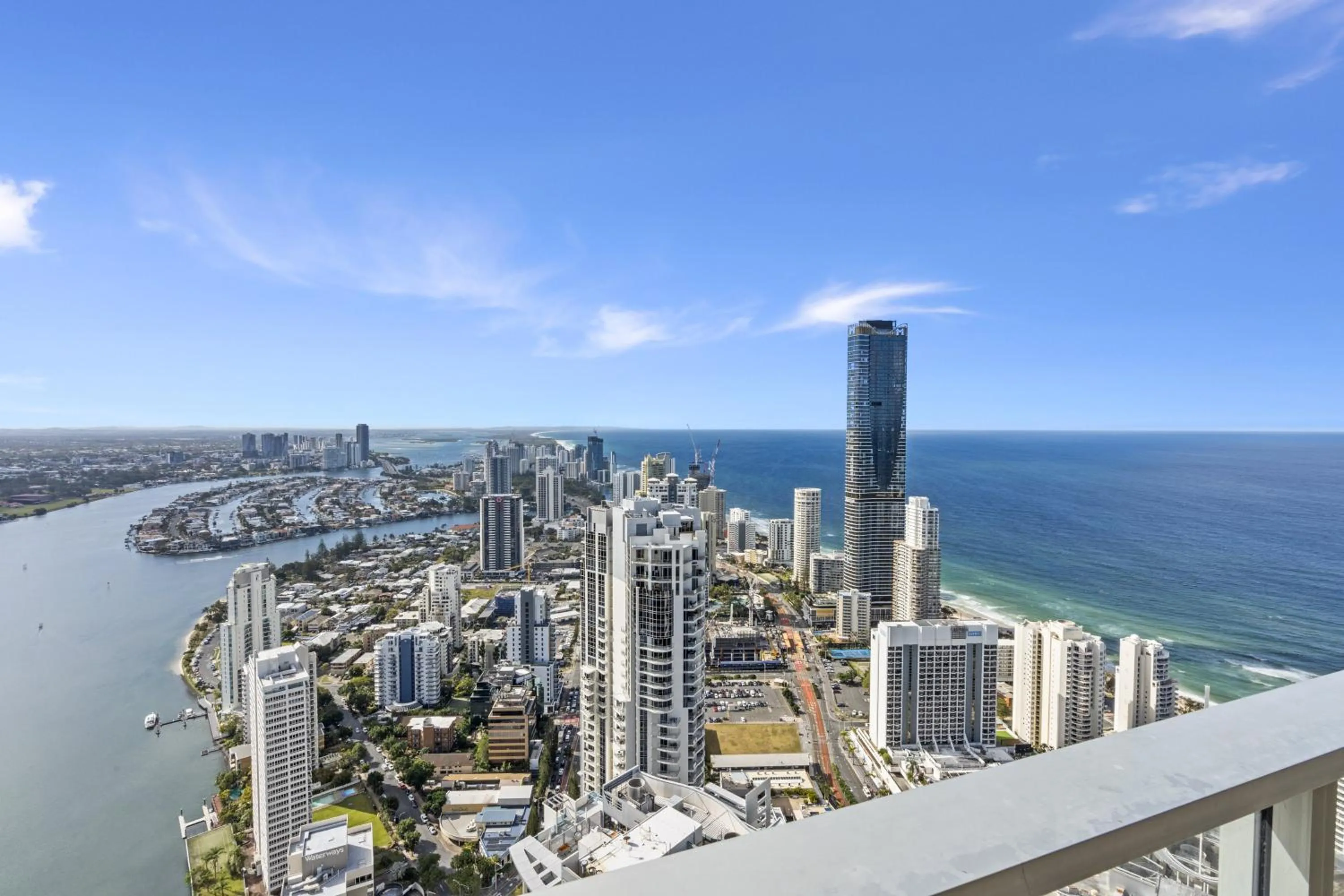 Sea view in Circle on Cavill - QStay