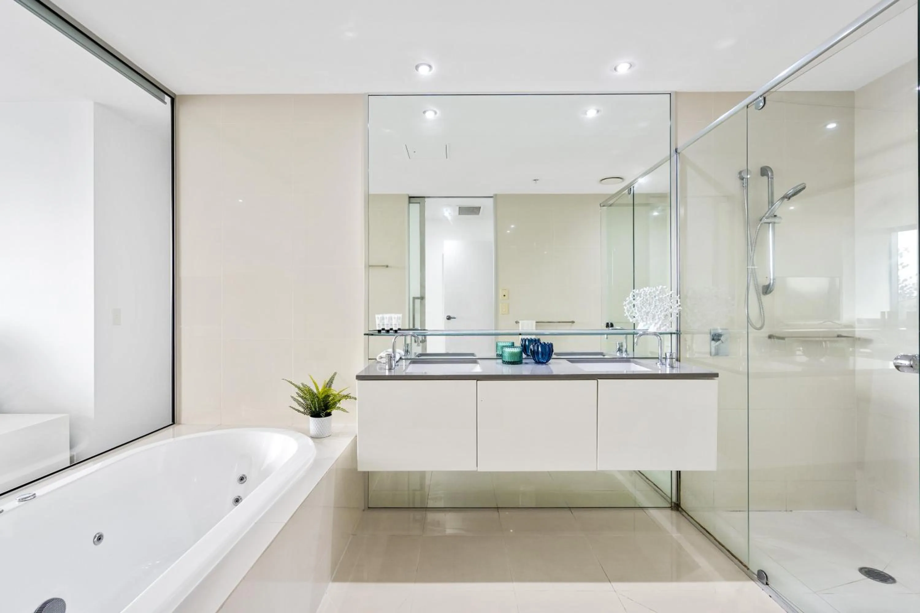 Bathroom in Circle on Cavill - QStay