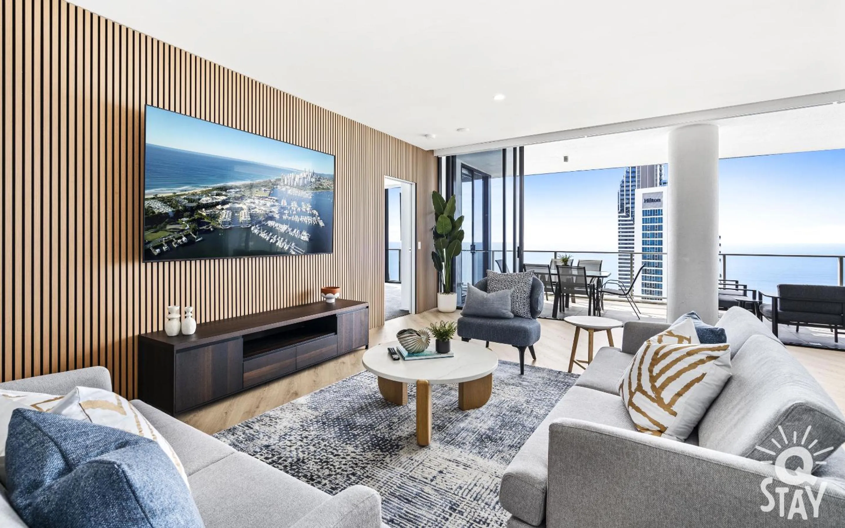 Living room in Circle on Cavill - QStay