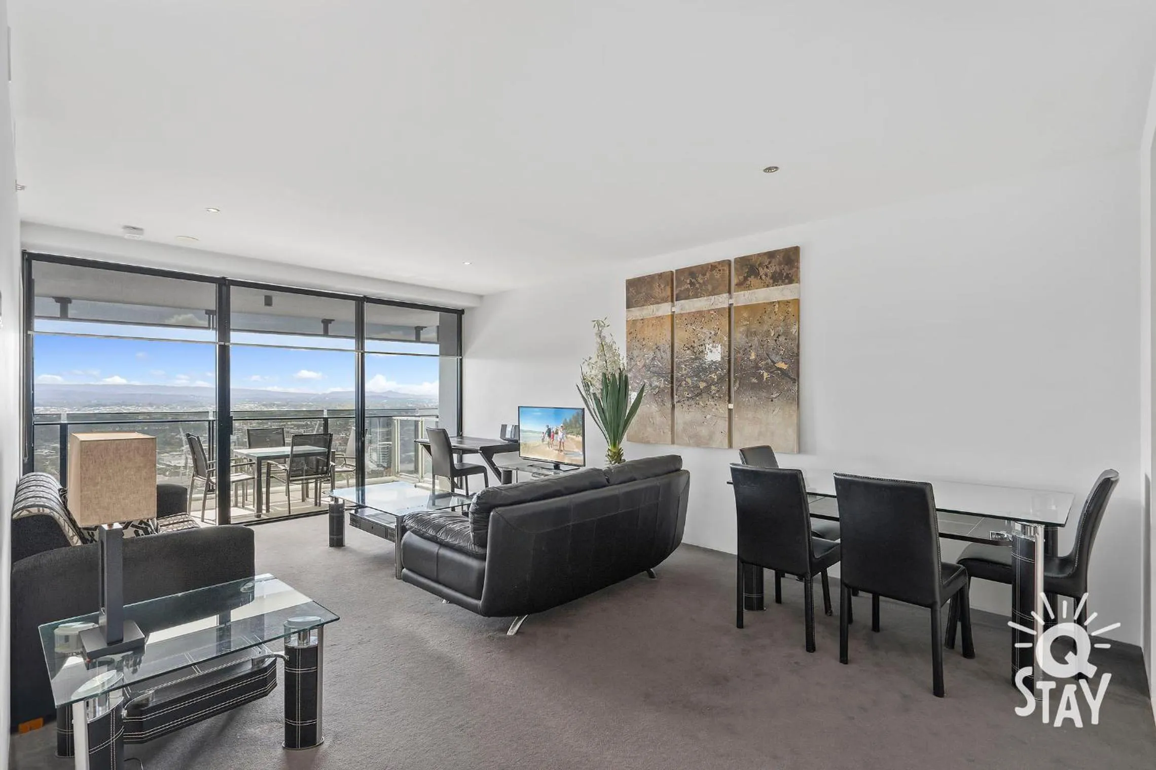 Living room in Circle on Cavill - QStay