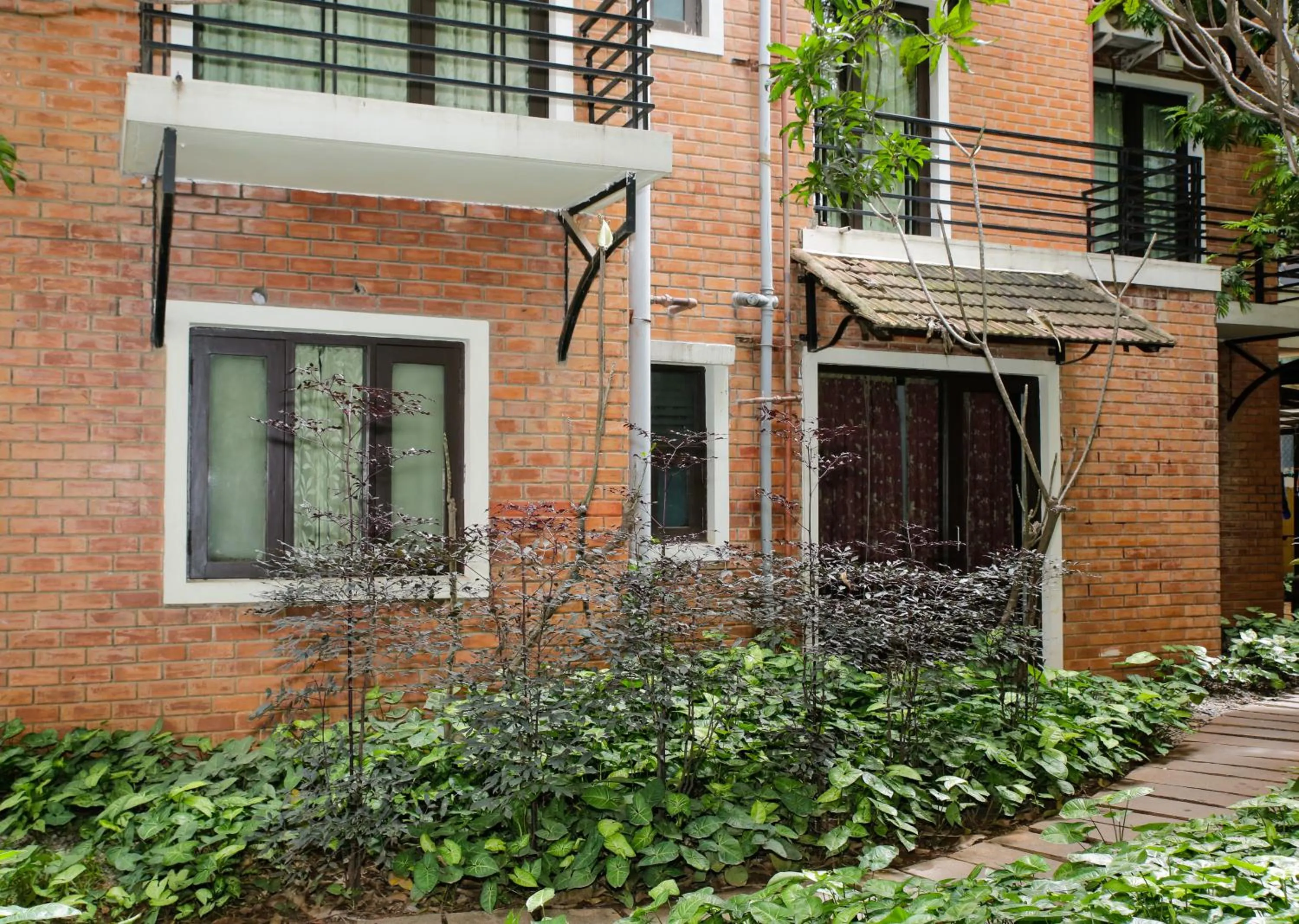 Property building in Transtree Brookefields - Corporate Stays