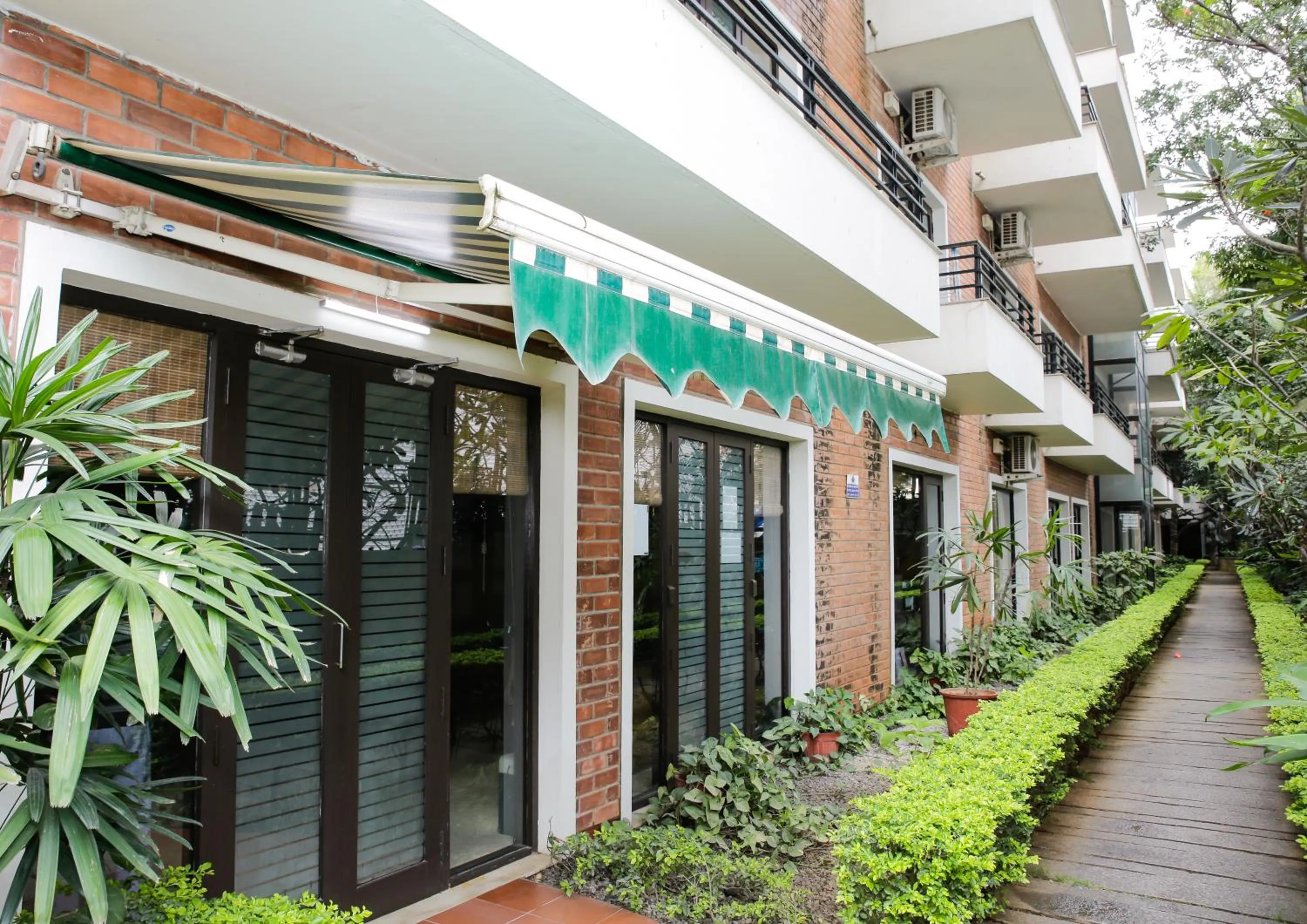Property building in Transtree Brookefields - Corporate Stays
