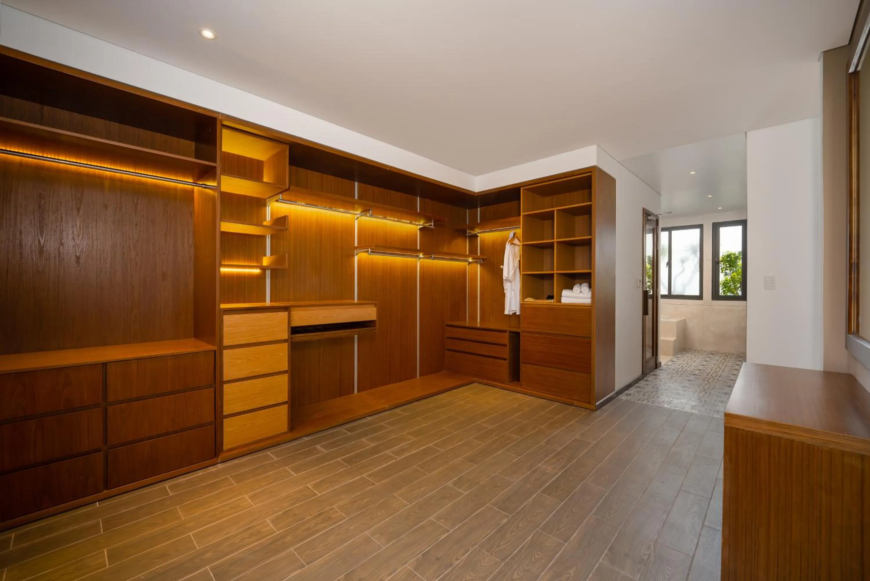 wardrobe in VernalHome Boutique Danang