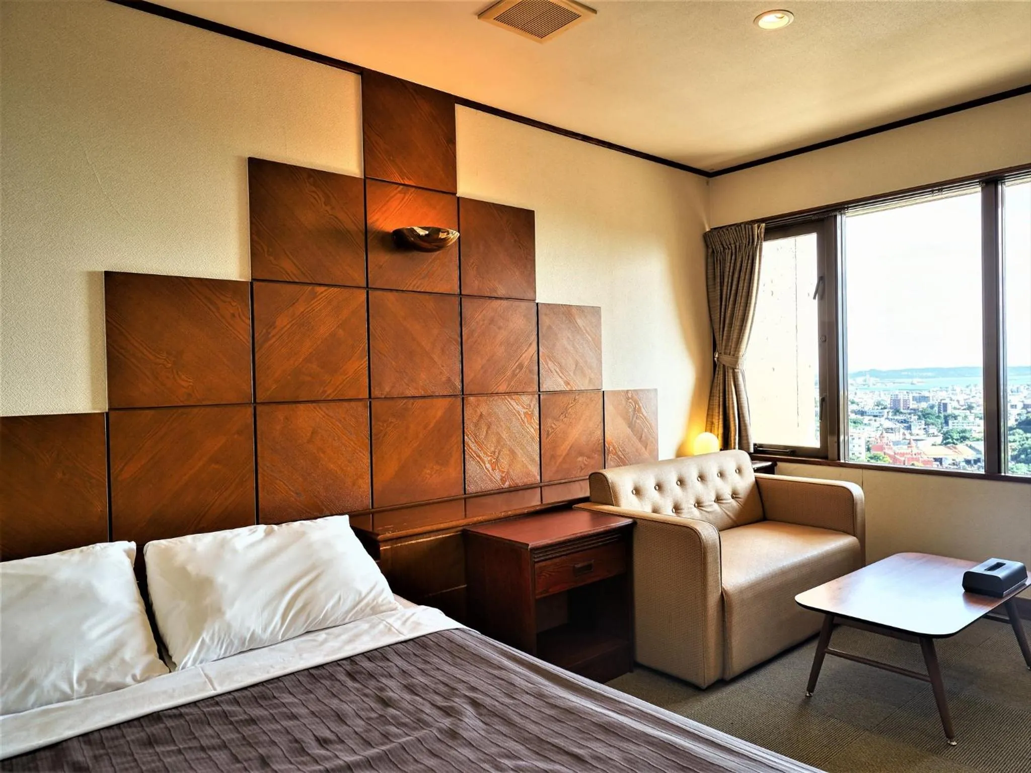 Photo of the whole room, Bed in Purari OKINAWA