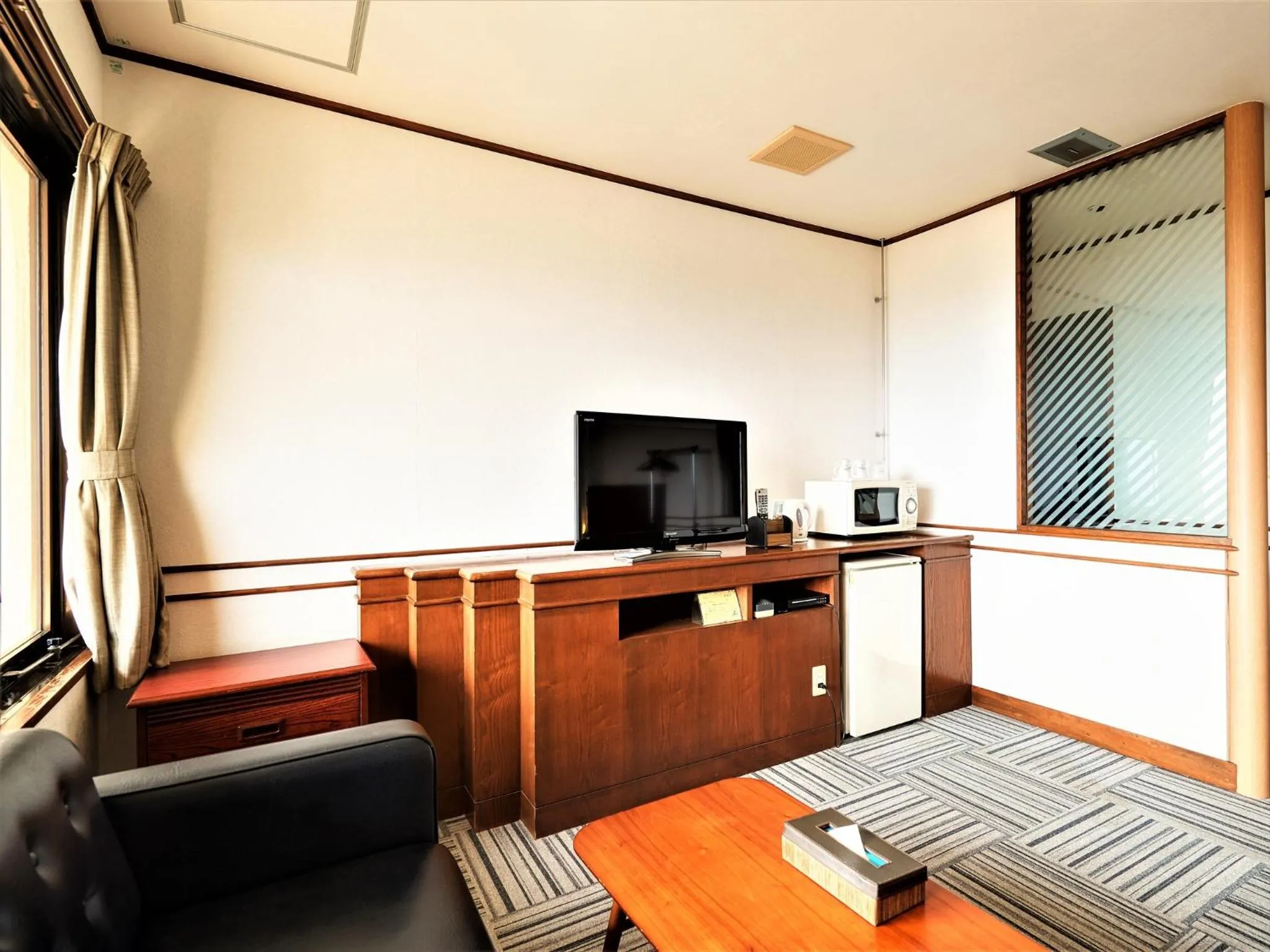Photo of the whole room in Purari OKINAWA