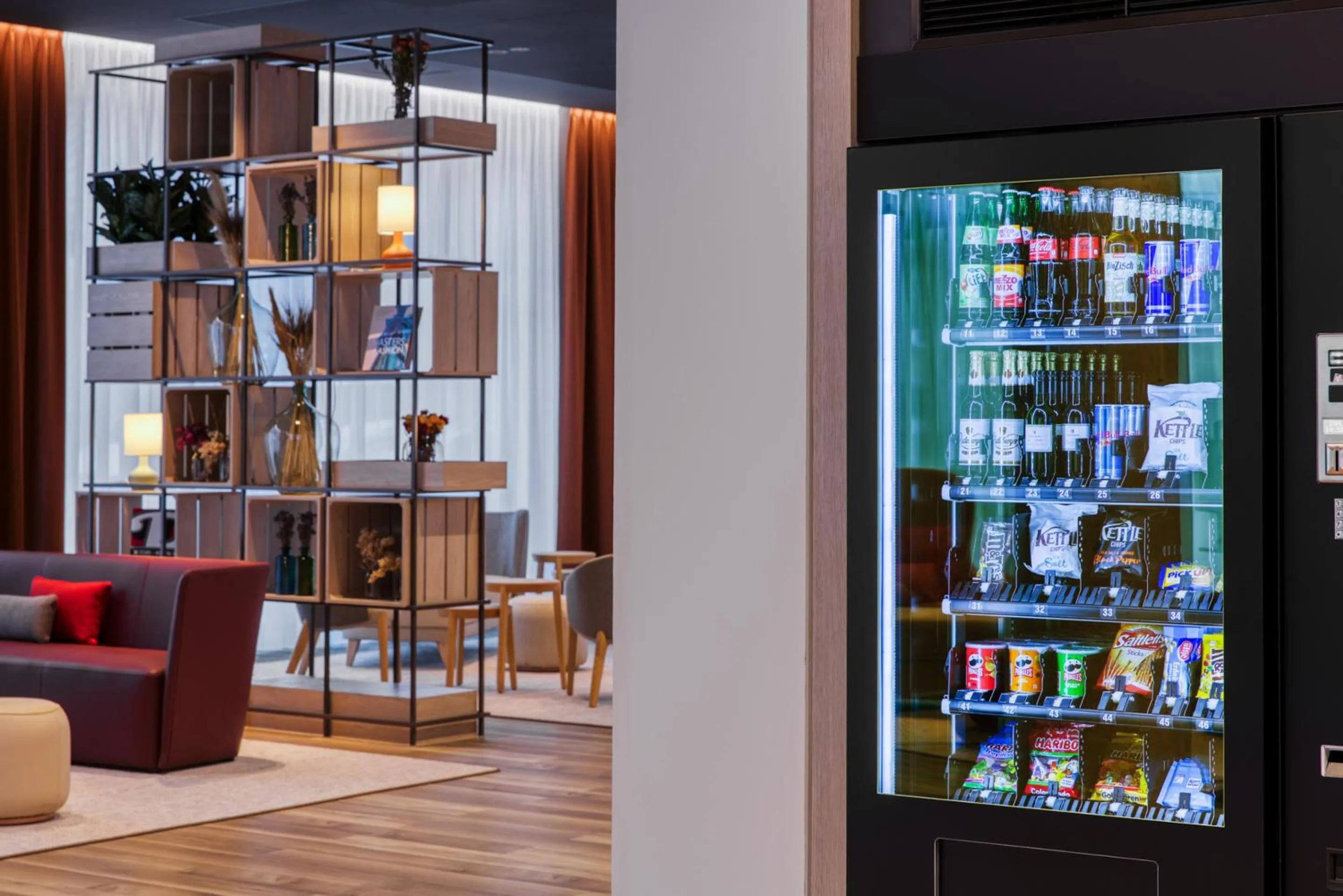 Lounge or bar in IntercityHotel Wiesbaden