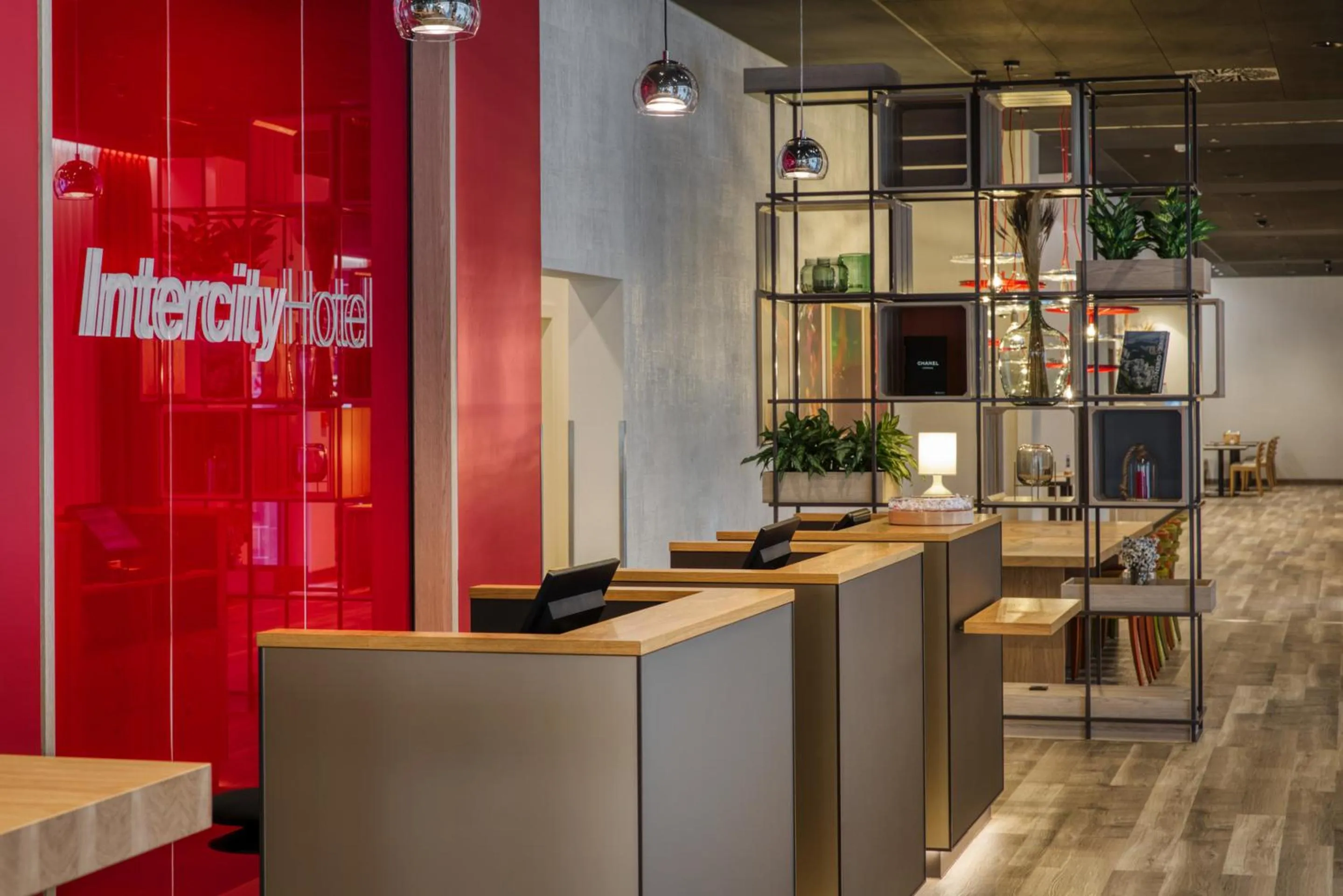 Lobby or reception in IntercityHotel Wiesbaden