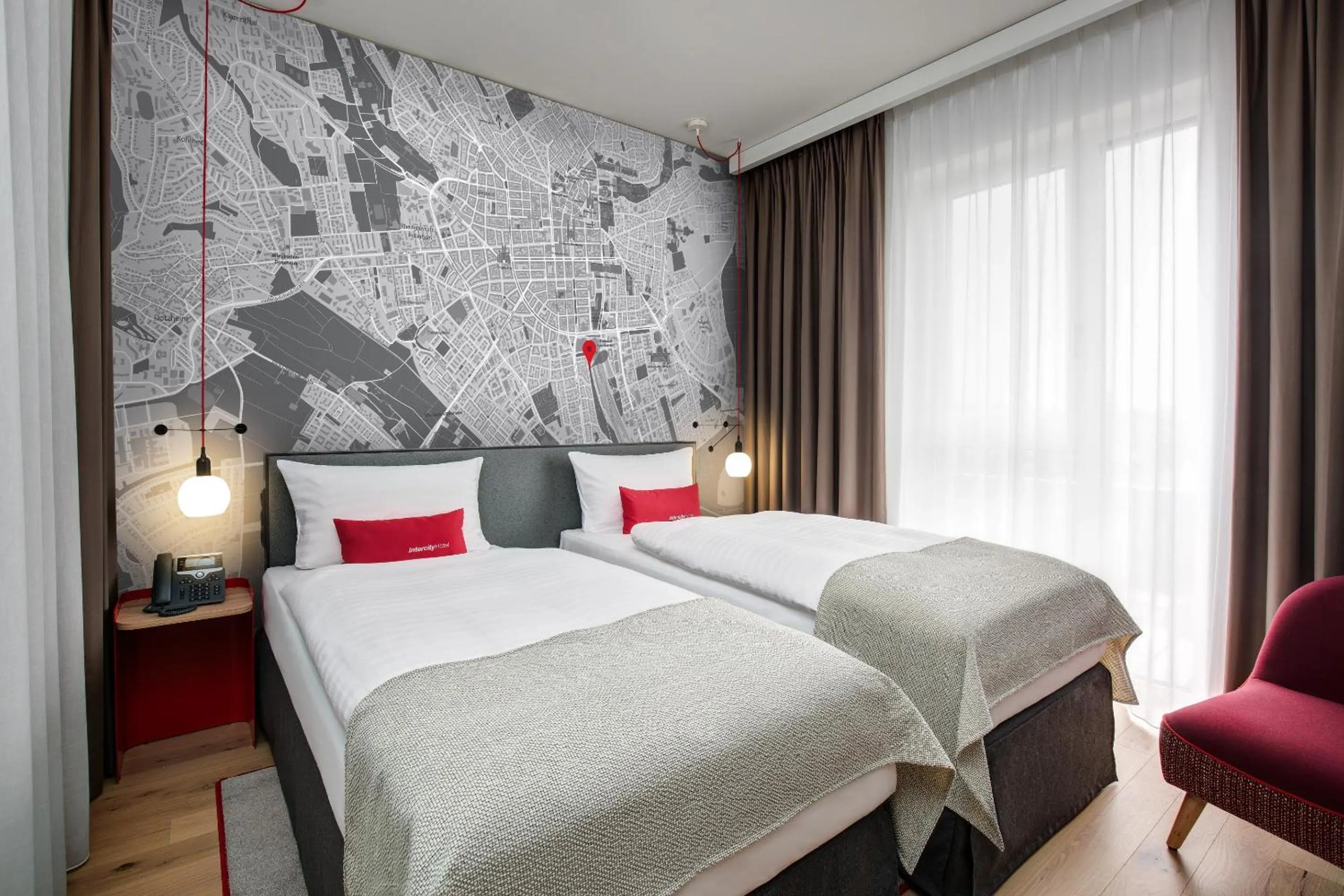 Bed in IntercityHotel Wiesbaden