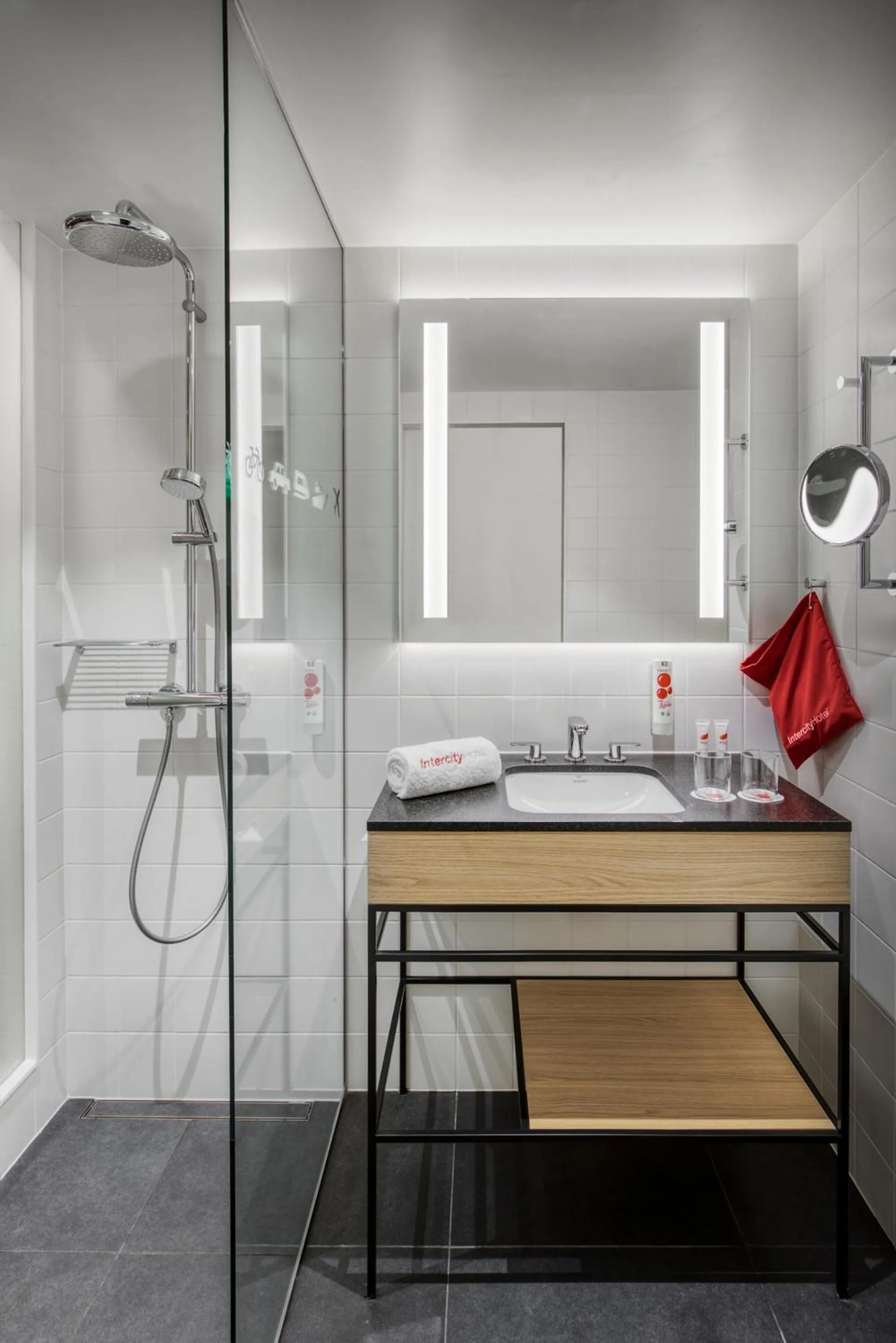 Shower in IntercityHotel Wiesbaden