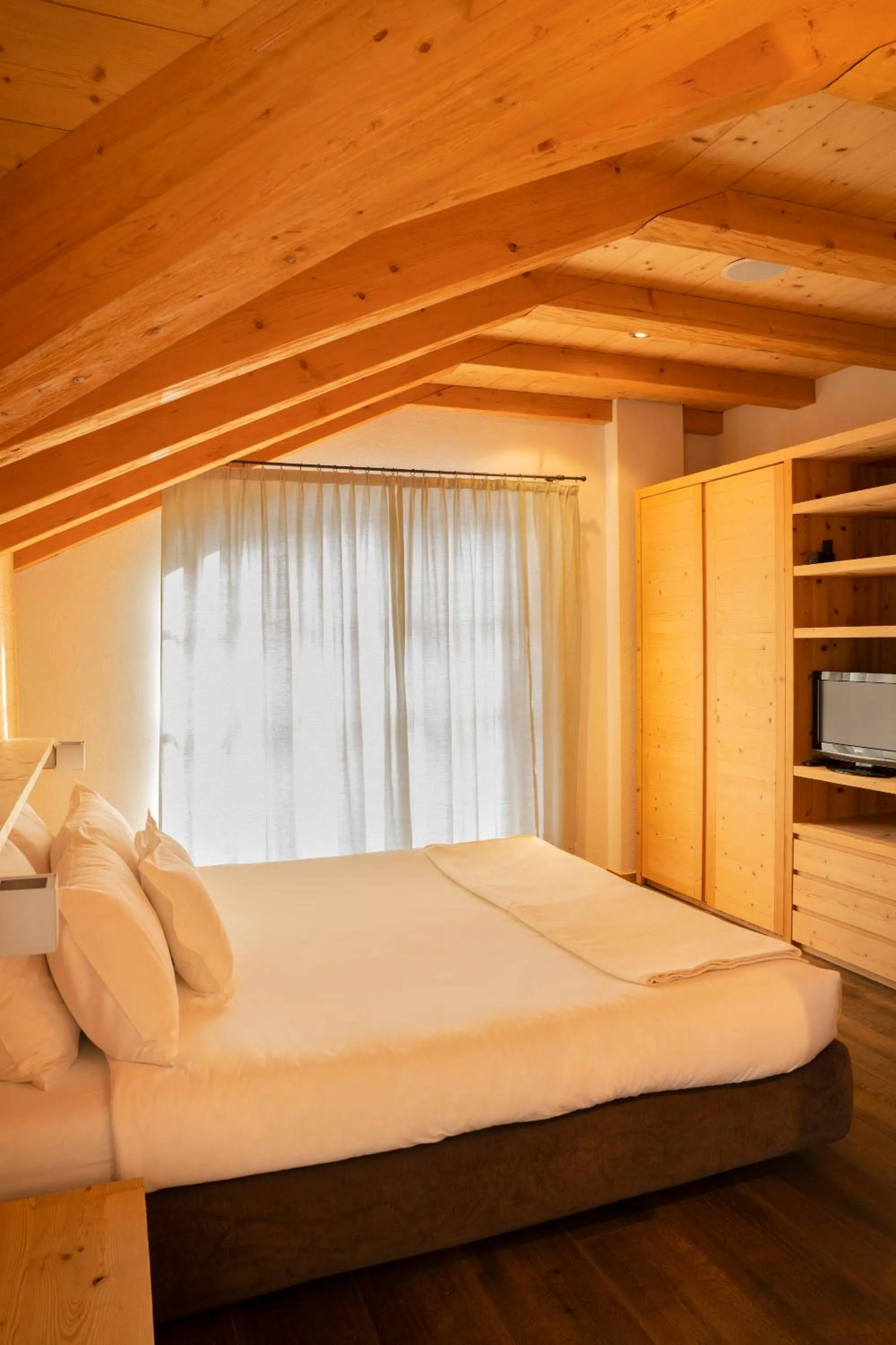 Photo of the whole room, Bed in Chalet Corvara