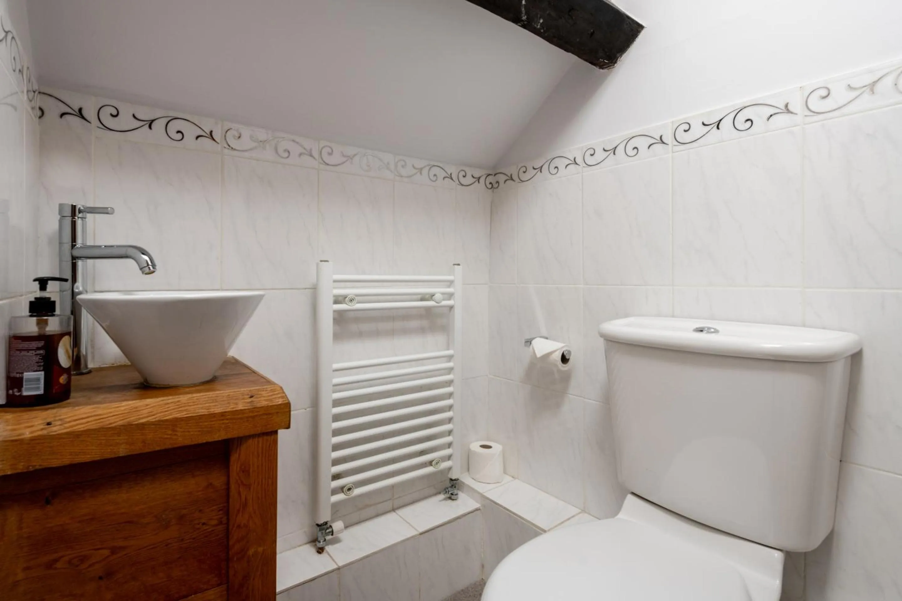Bathroom in Coniston House - Eco Hot Tub