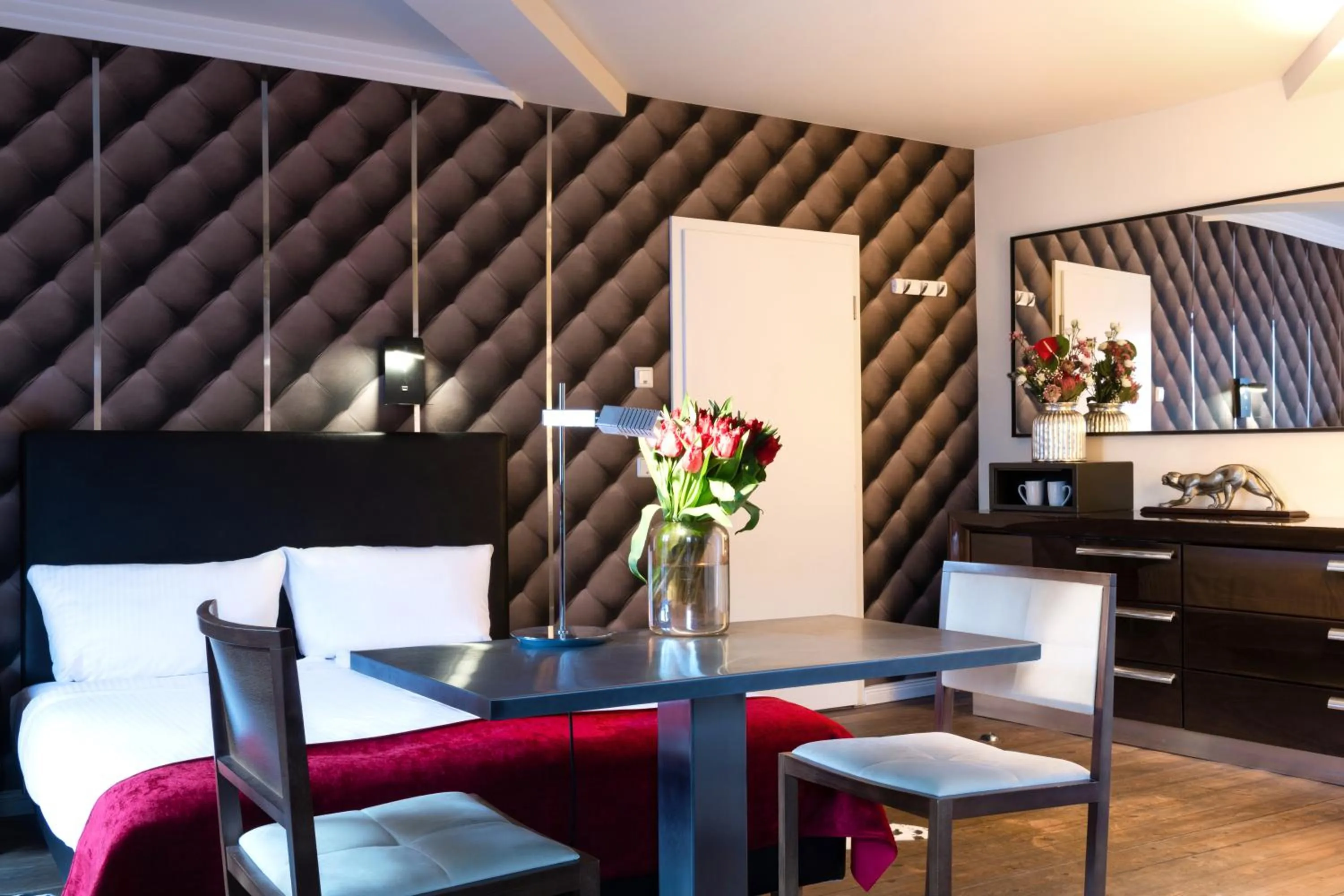 Bed in Hotel Adele am Alex