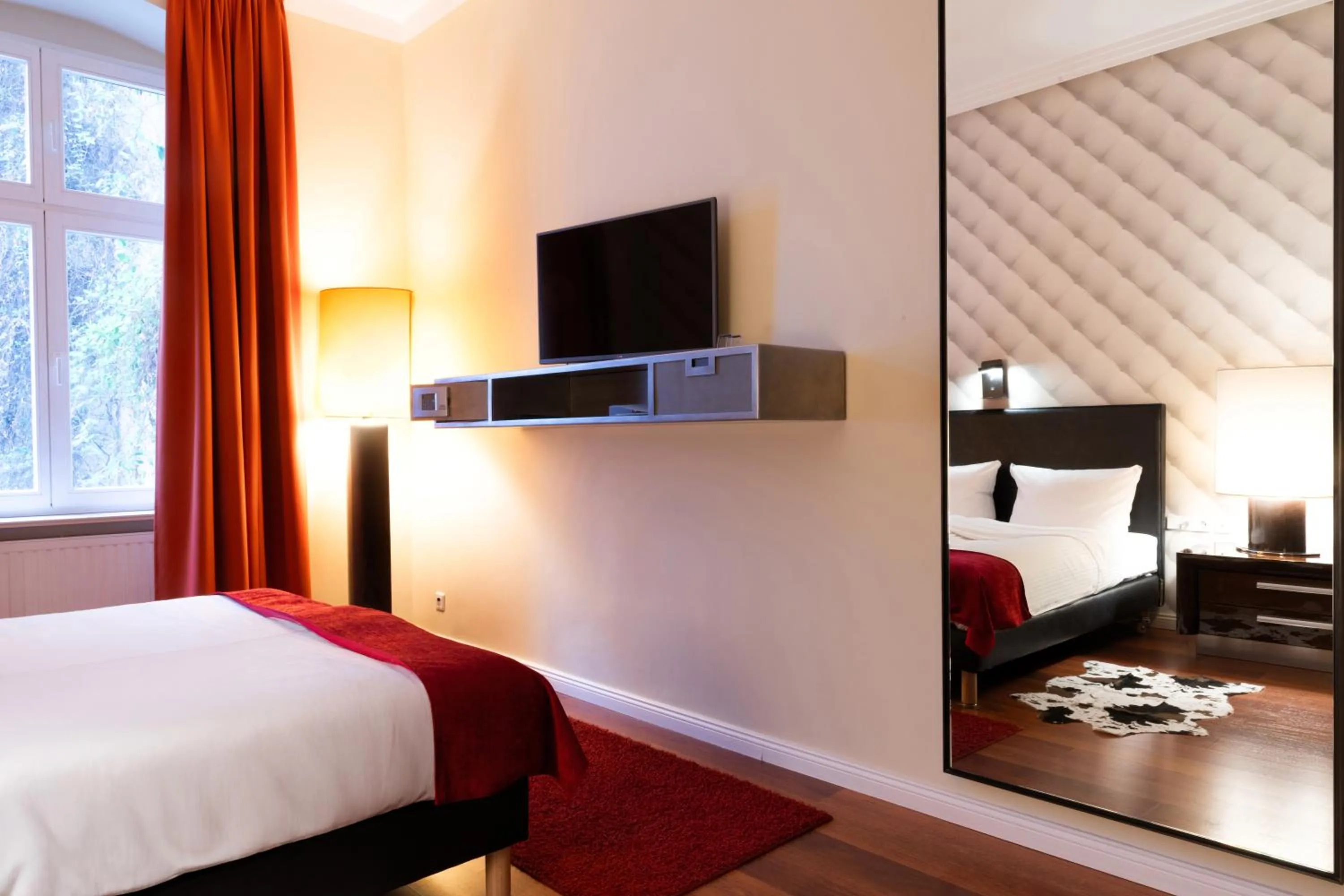 Bed in Hotel Adele am Alex