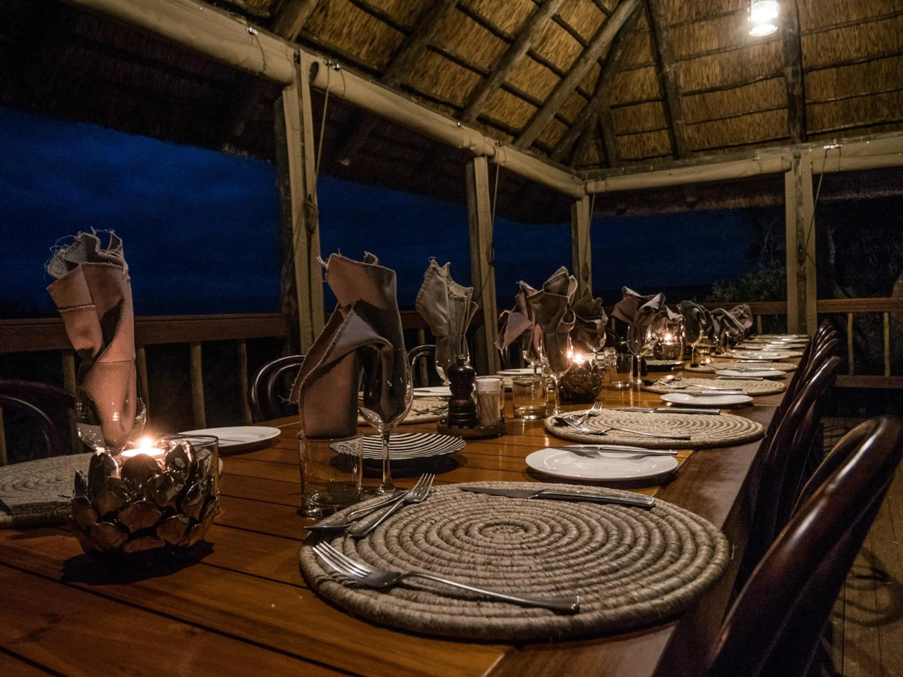 Restaurant/places to eat in Woodbury Lodge – Amakhala Game Reserve