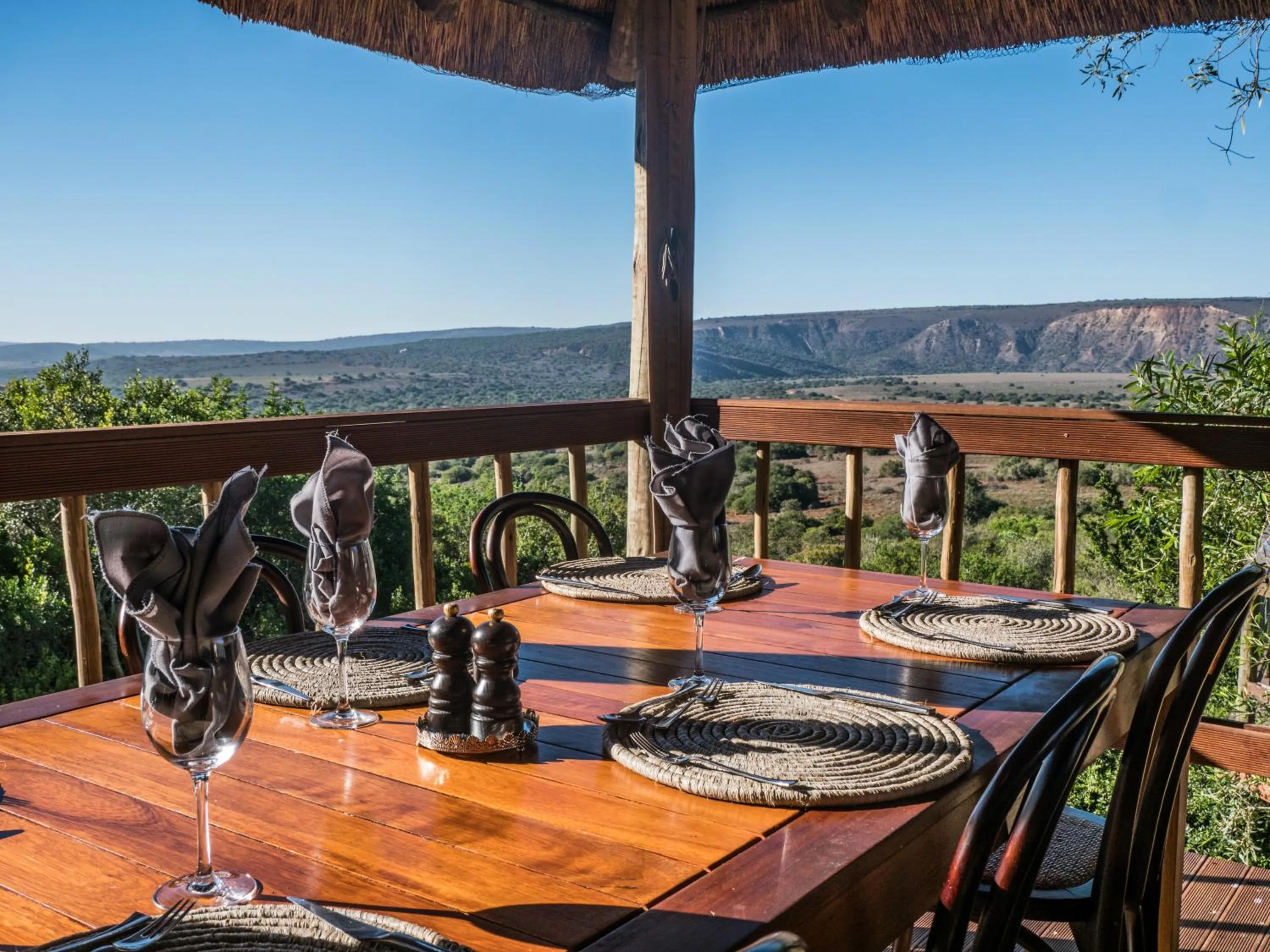 Restaurant/places to eat in Woodbury Lodge – Amakhala Game Reserve