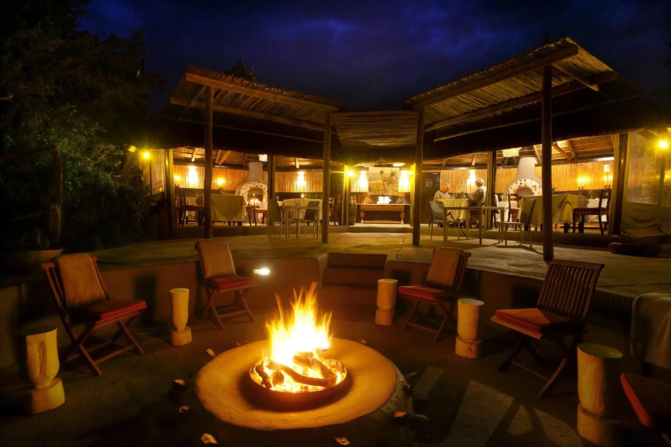 Restaurant/places to eat in Safari Lodge - Amakhala Game Reserve