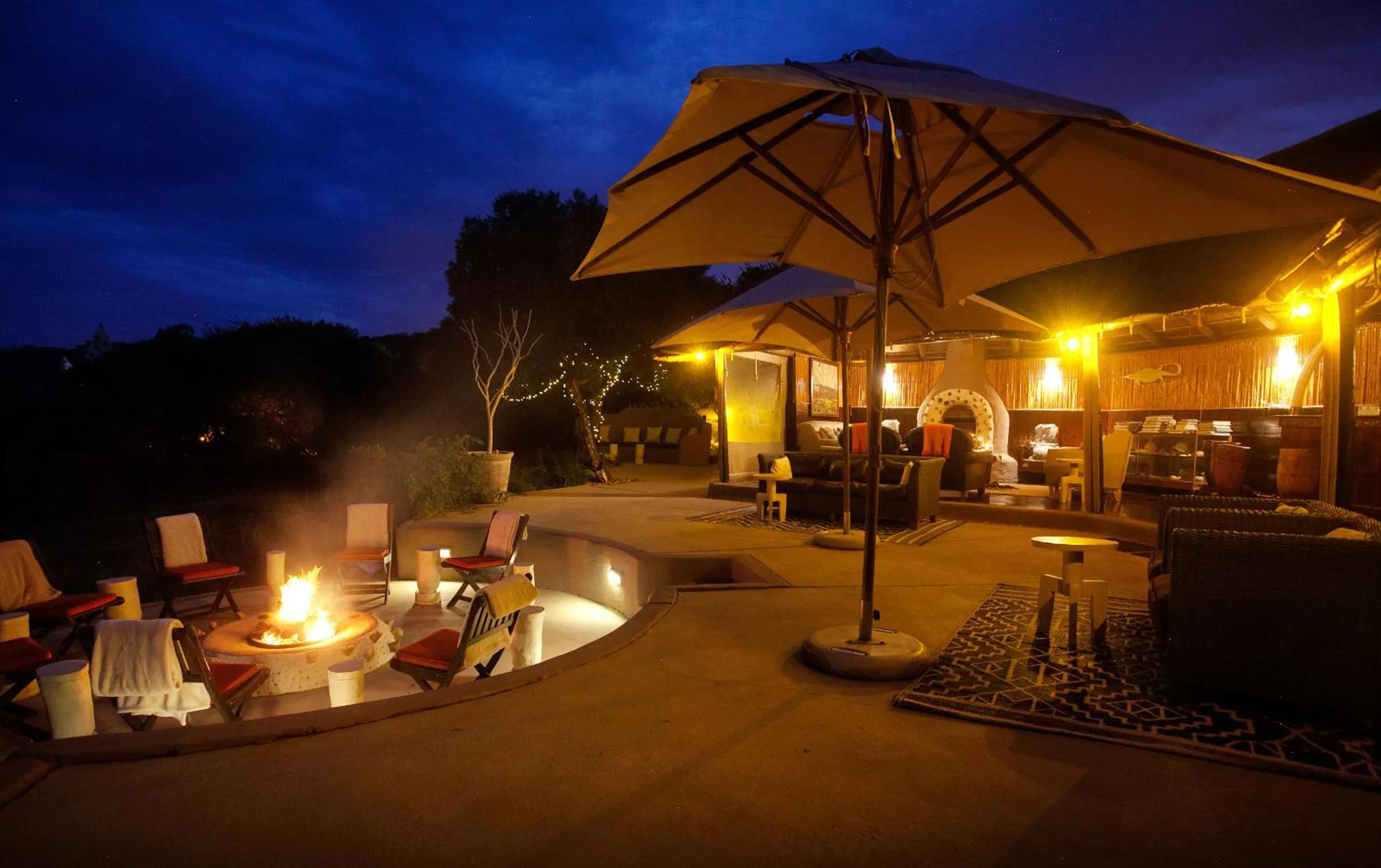 Seating area in Safari Lodge - Amakhala Game Reserve