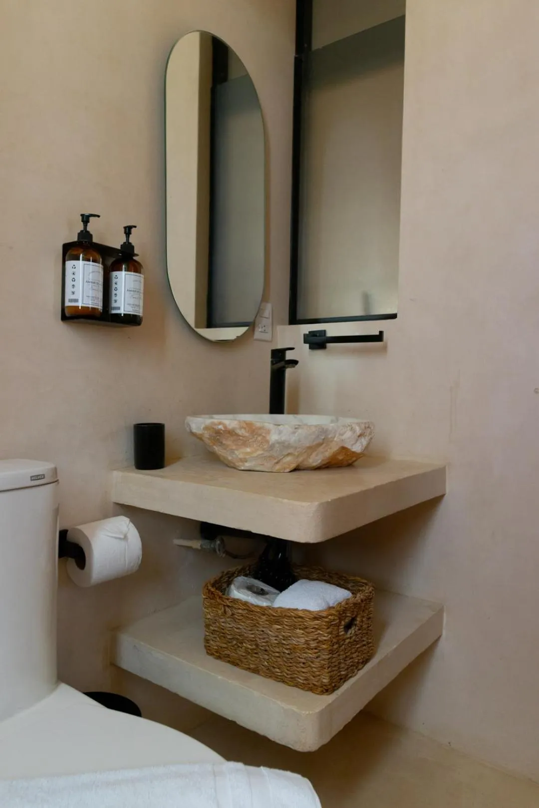 Toilet in Casa Peregrino Holbox