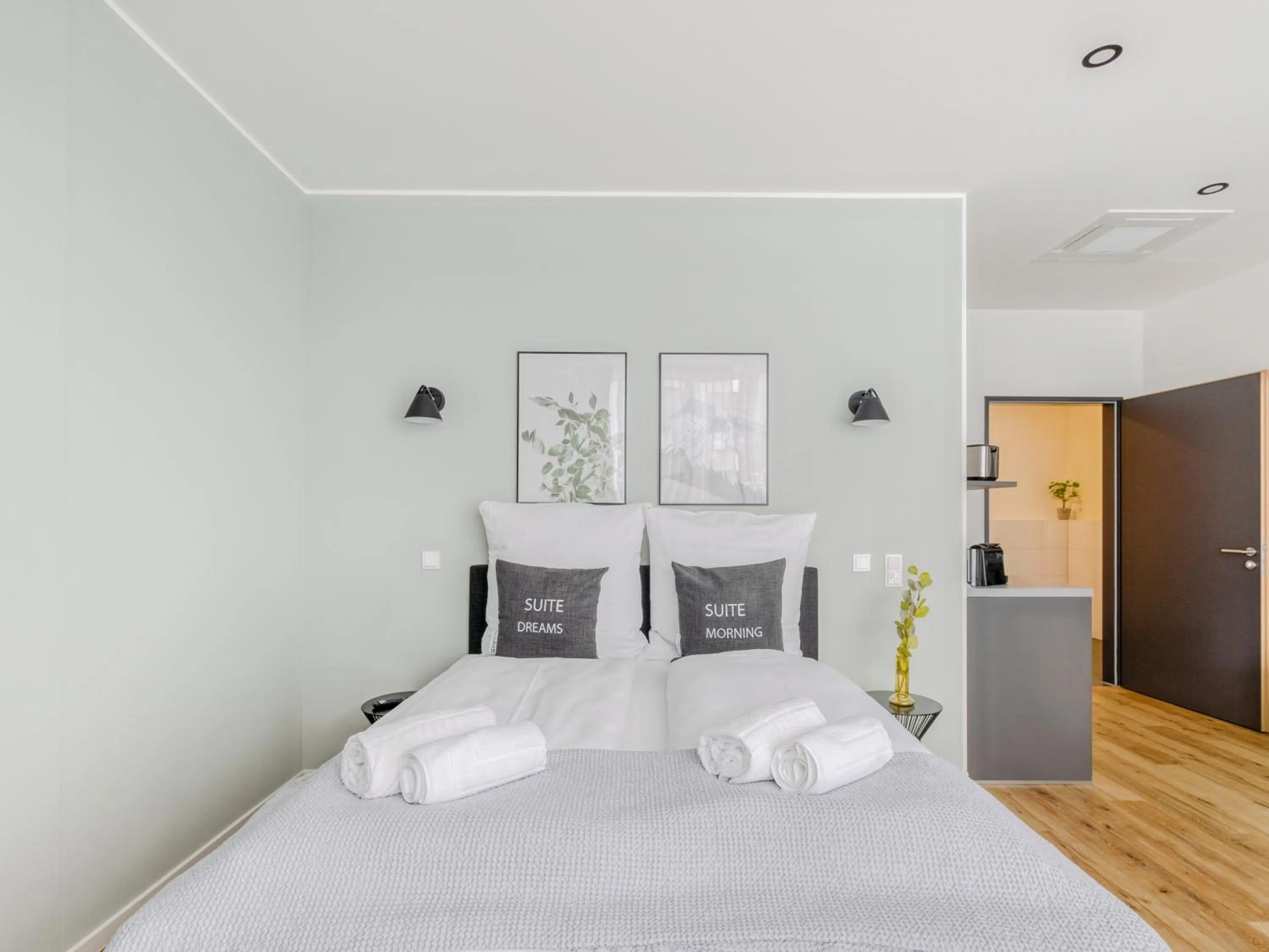 Bed in Limehome Mönchengladbach Fliethstraße