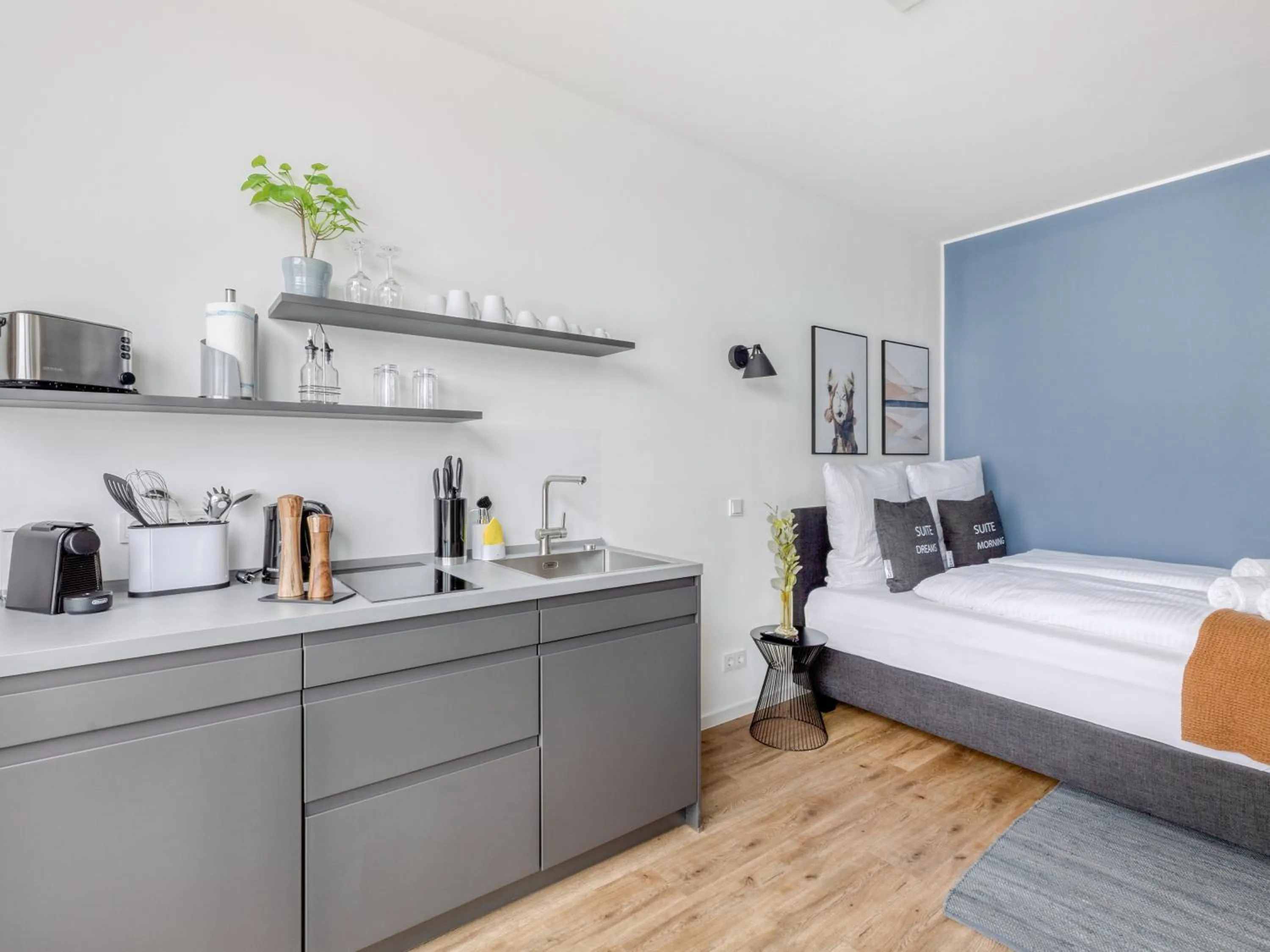 Bed in Limehome Mönchengladbach Fliethstraße