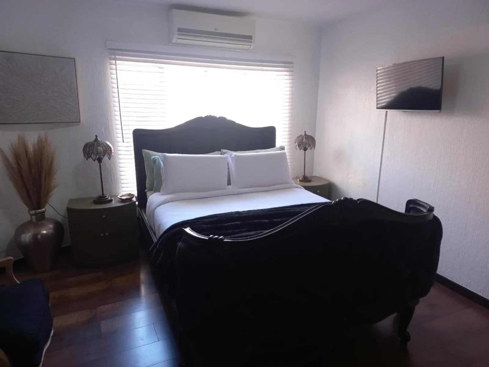 Bed in North Haven Country Estate