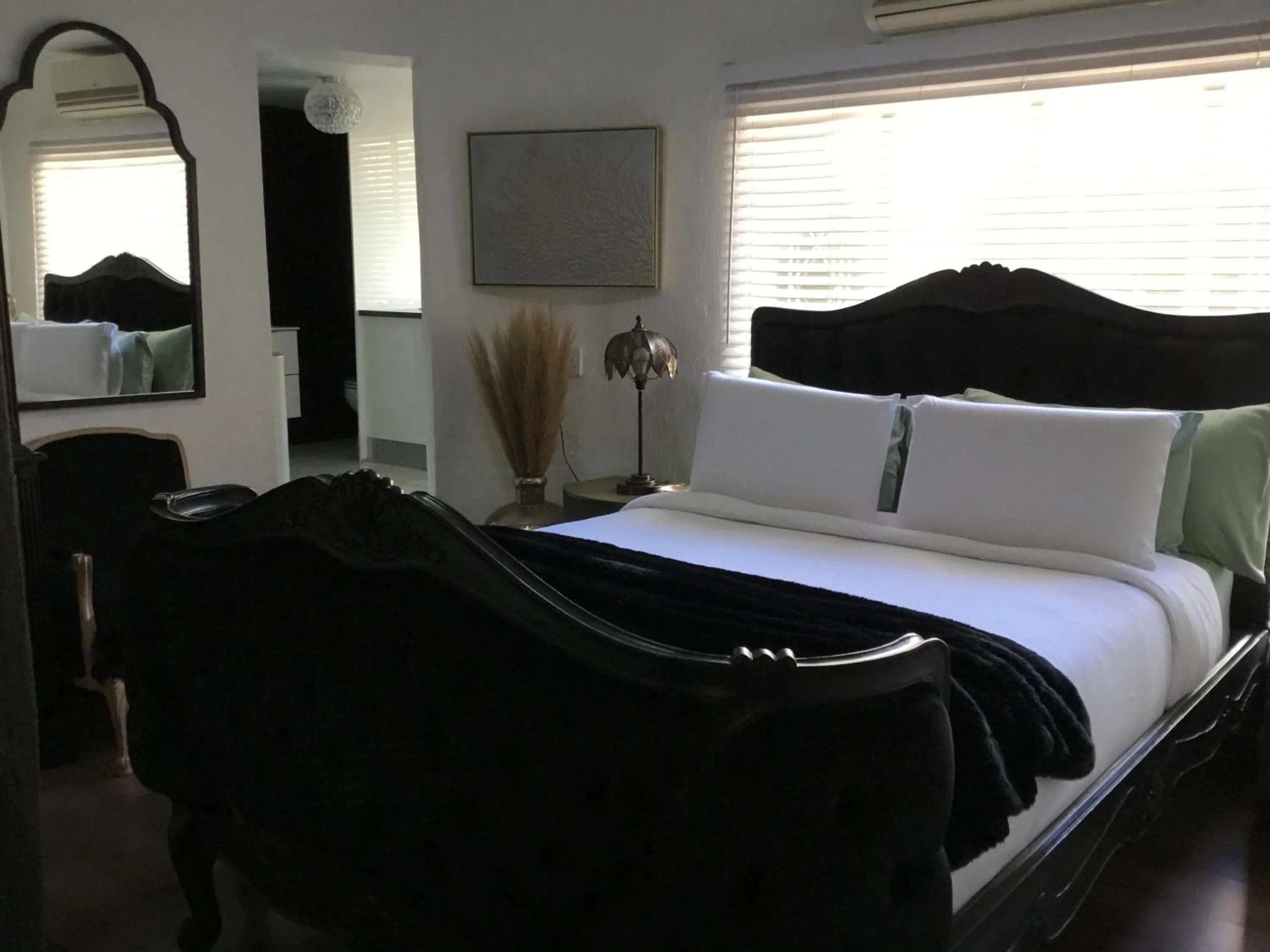 Bed in North Haven Country Estate