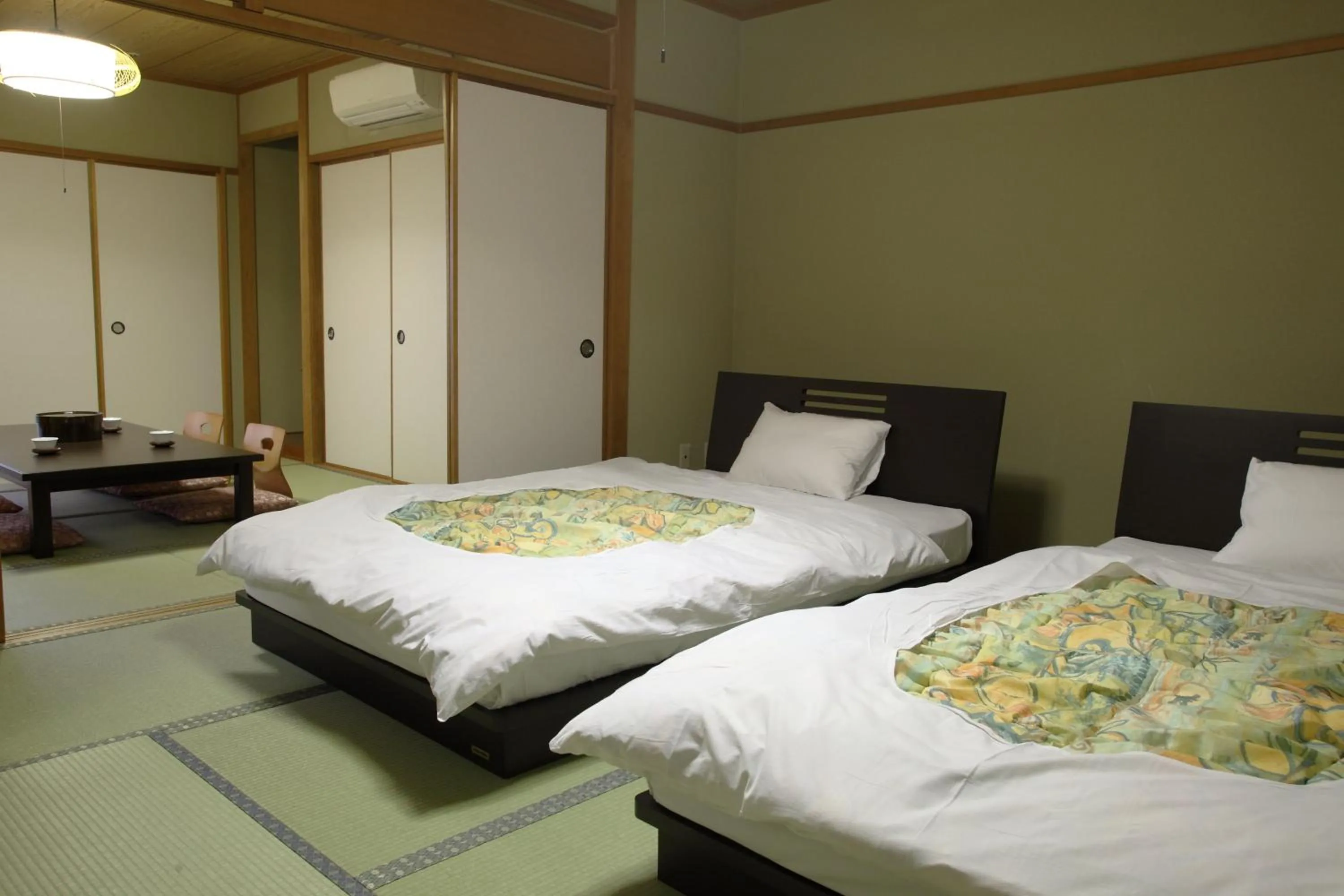 Bed in Maholova Minds Miura