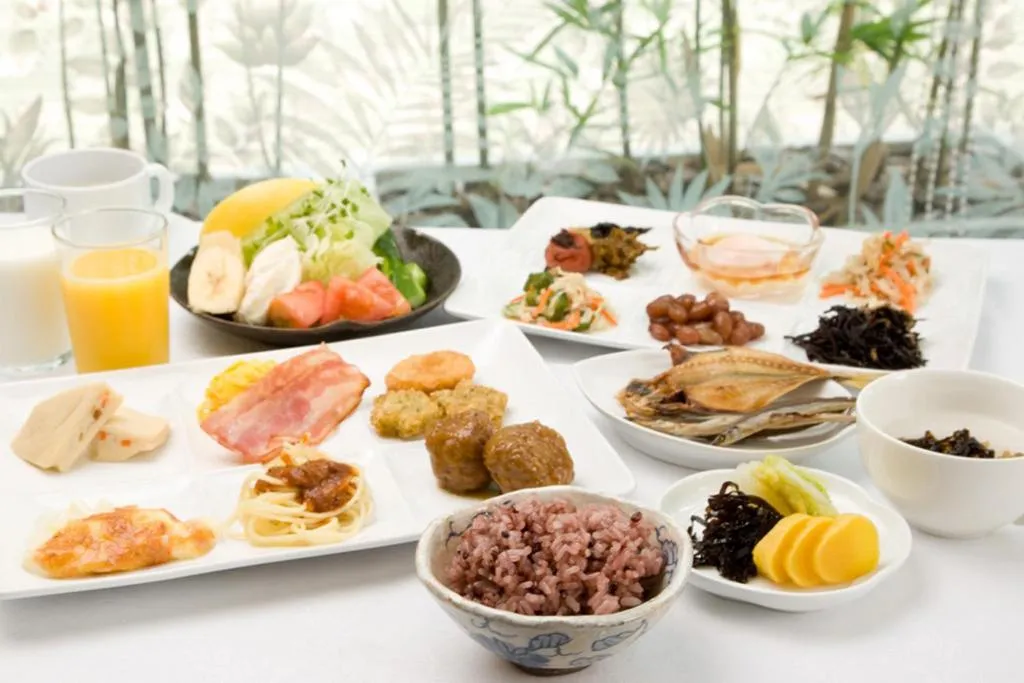 Restaurant/places to eat in Maholova Minds Miura