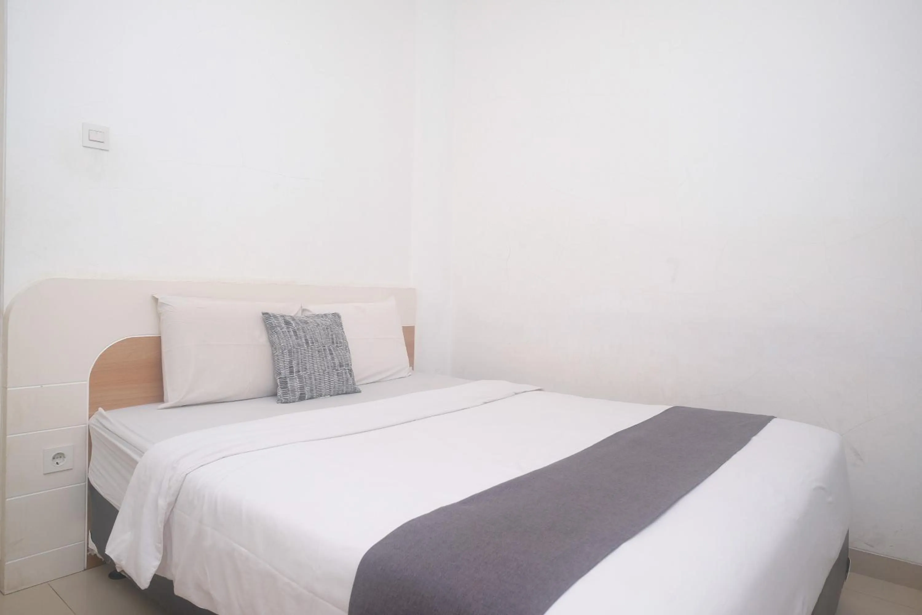 Bedroom, Bed in Ngampilan Residence Yogyakarta Mitra RedDoorz