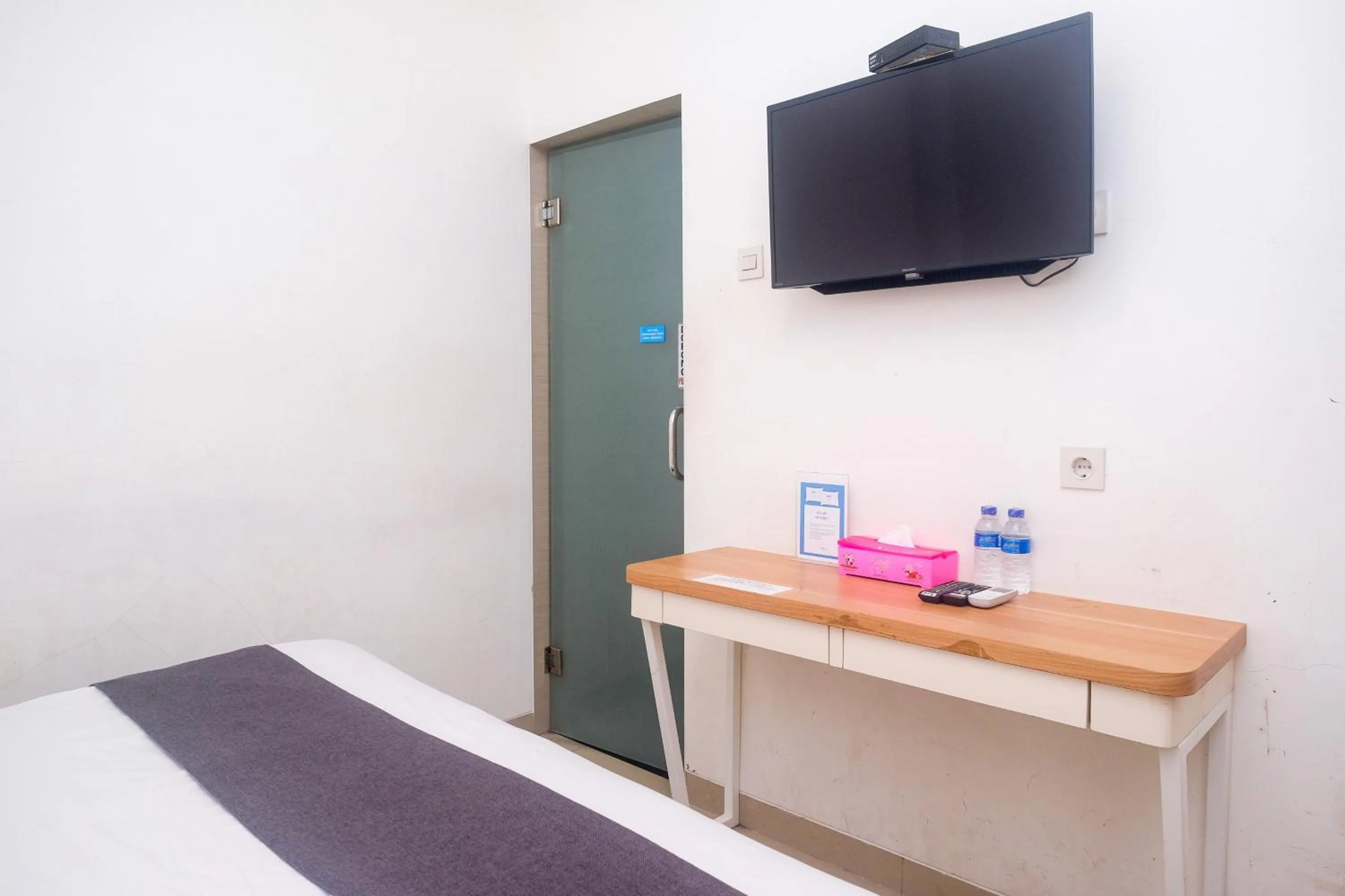 Bedroom in Ngampilan Residence Yogyakarta Mitra RedDoorz