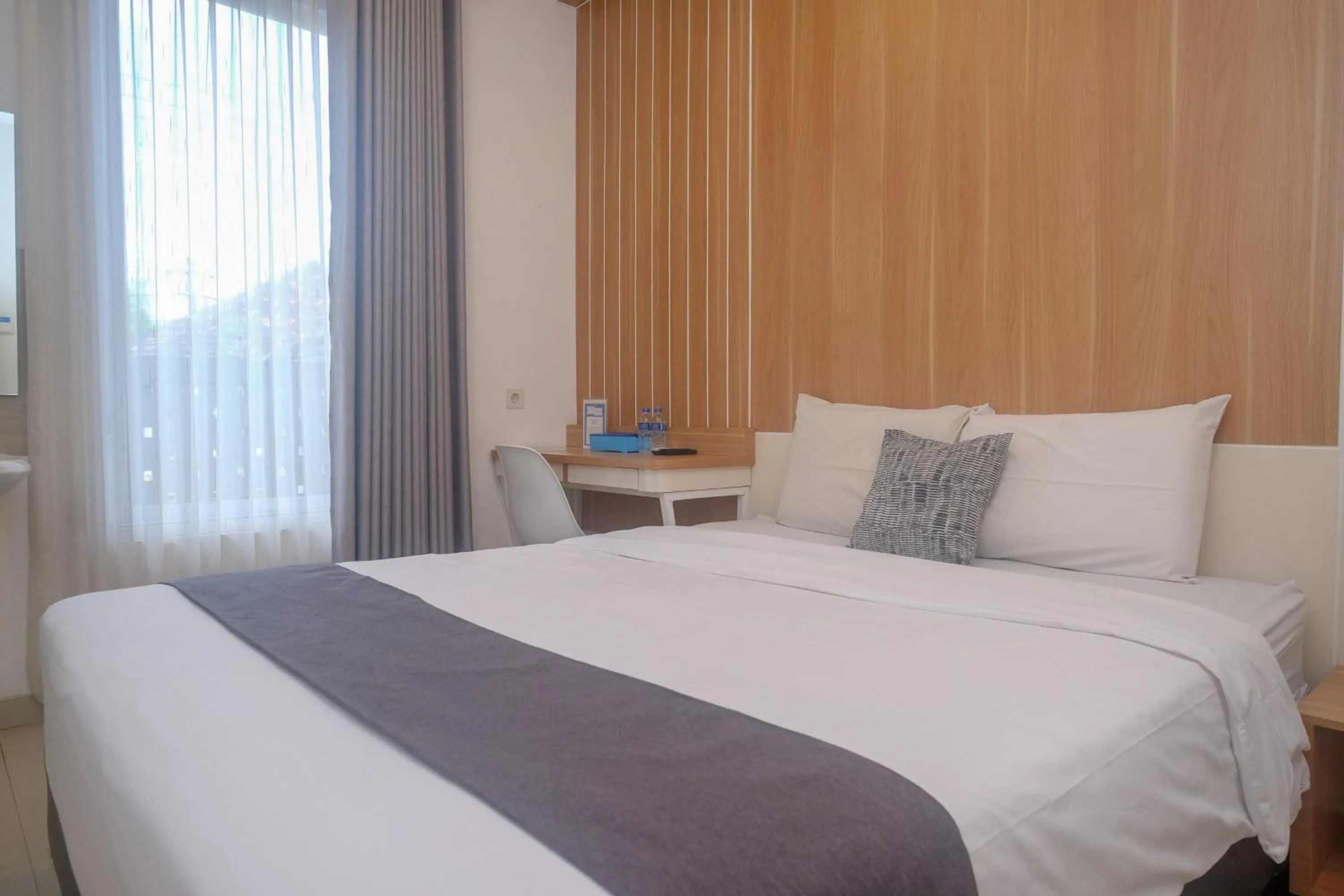 Bedroom, Bed in Ngampilan Residence Yogyakarta Mitra RedDoorz