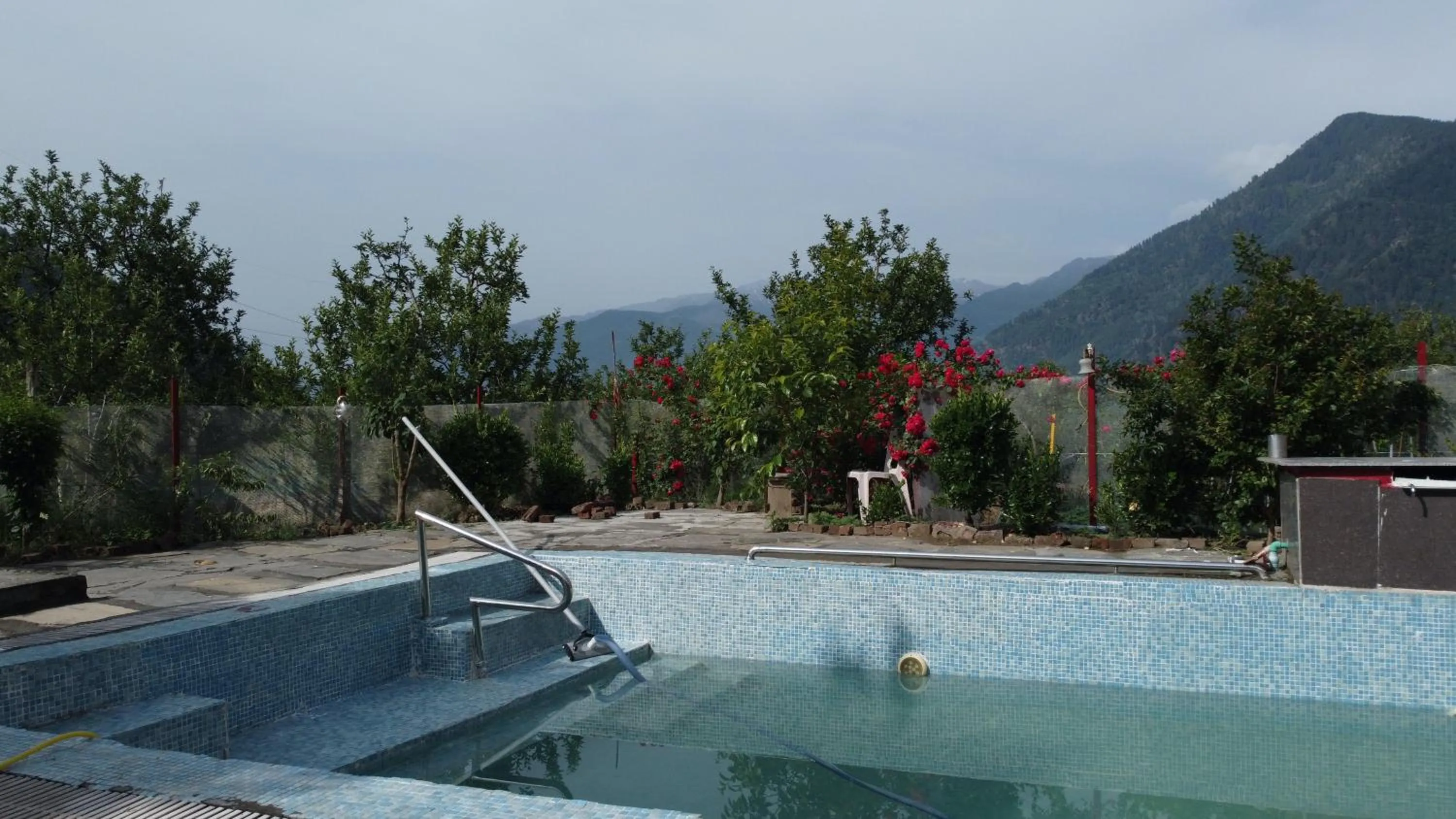 Swimming pool in Countryside Himalayan Resort