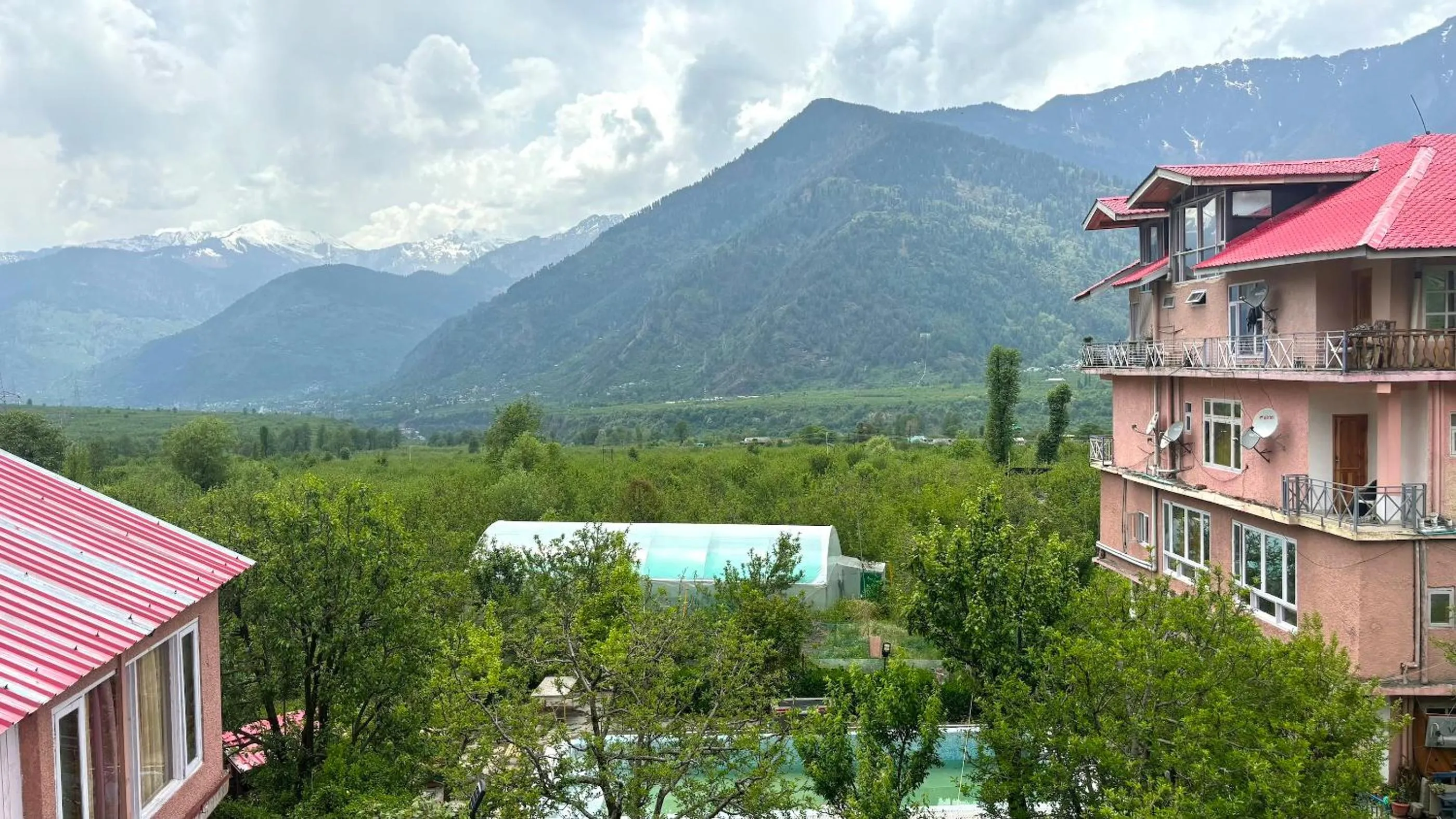 Property building in Countryside Himalayan Resort