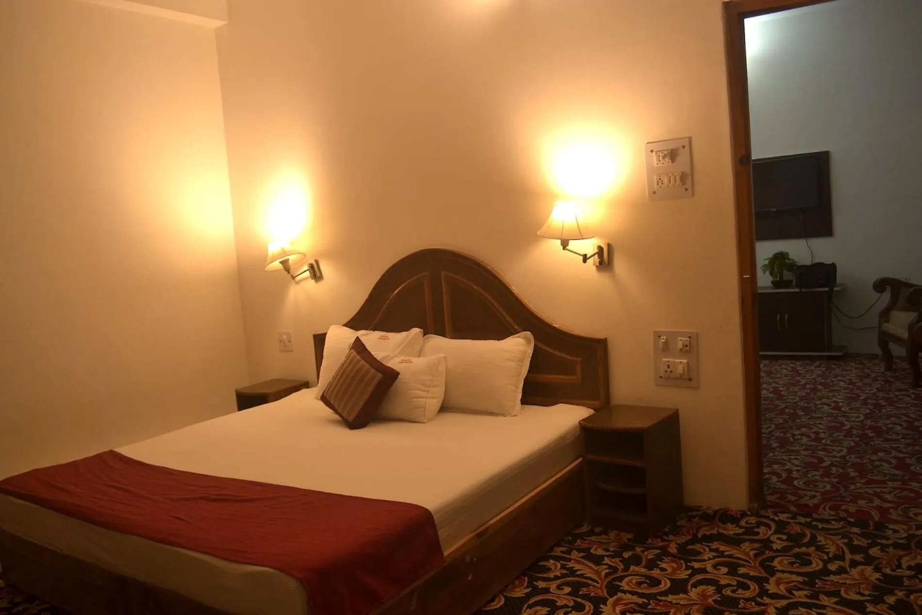 Bed in Countryside Himalayan Resort