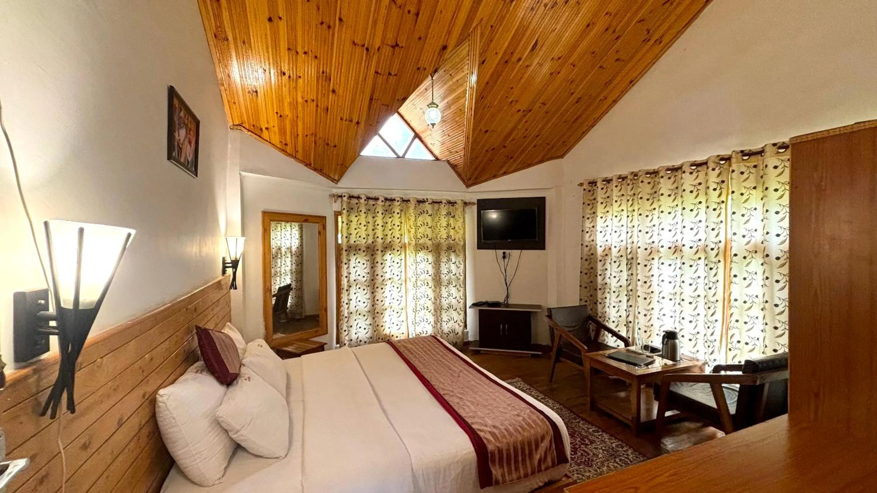 Bed in Countryside Himalayan Resort